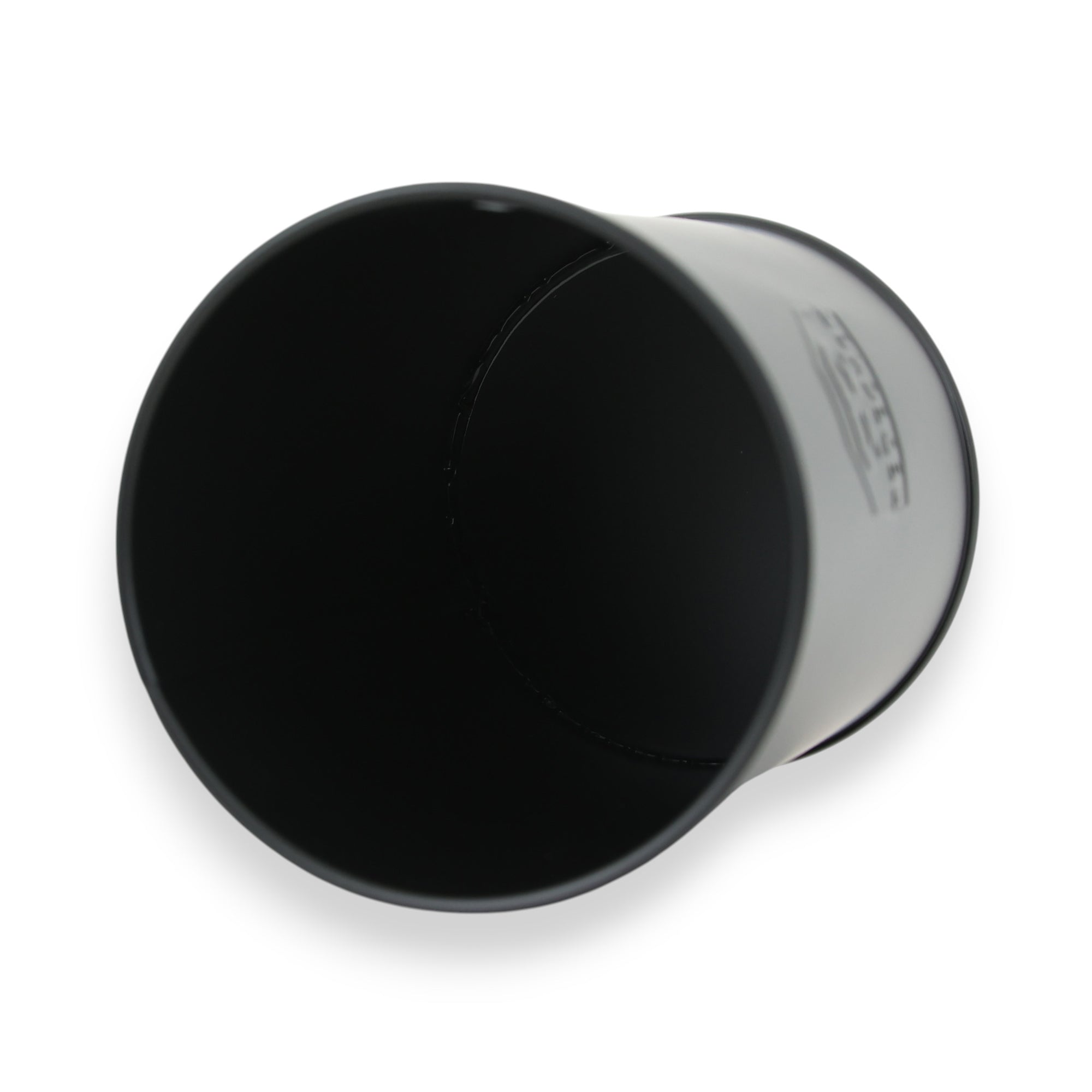 REDECKER（レデッカー）は、1935年にドイツ・フェルスマルトで創業された、天然素材を使用した高品質な生活道具を展開する老舗ブランドです。創業者フリーデル・レデッカー氏が視力を失ったことをきっかけに、手作業でブラシ製造を始めたことからスタートし、そのクラフトマンシップと品質へのこだわりは3世代にわたり継承されています。製品には天然木や植物繊維、動物毛などの自然素材が用いられ、環境に配慮したプラスチックフリーな暮らしを実現します。ナチュラルクリーニングやサステナブルなライフスタイルを志向する人々に人気があり、ドイツ製の確かな品質と伝統工芸品としての信頼性も評価されています。北欧風やミニマルな空間に調和する、美しく機能的なデザインも大きな魅力。REDECKERは、「クラフト」「デザイン」「品質」を大切にした、持続可能で丁寧な暮らしを支えるエコブランドとして、世界中で愛され続けています。