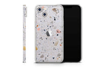 UNIQFINDは、スマートフォンなどのスキンシールやハードケースをデザインしているカナダのブランドです。製品は主にApple社製の製品に特化しており、iphoneやipadなどのスマートデバイスに加え、macbookなども、それぞれ各モデルの専用品を開発しています。その非常にスタイリッシュでクールな世界観は、おしゃれな人々に認知されることとなり、今ではインスタグラムやSNSで人気が世界中に広がっています。今では似たようなデザインのコピー品が多く出回るようになりましたが、UNIQFINDの製品は全てが専用設計、素材や印刷はもちろんカット加工部のデザインも非常に美しく仕上がっています。