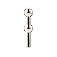 Stoff（ストッフ）は、デンマーク発のデザインブランドで、1960年代の名作「Stoff Nagel（ストッフ・ナゲル）」キャンドルホルダーの復刻から始まりました。建築家Werner Stoff（ヴェルナー・ストッフ）と、ドイツのHans Nagel（ハンス・ナゲル）によって生み出されたこのモジュール式キャンドルホルダーは、彫刻のような幾何学美と、自由な組み合わせによる創造性を兼ね備えたインテリアアートです。現在のStoffは、オリジナルの精神を受け継ぎながら、現代のライフスタイルに合う素材や仕上げを追加し、キャンドルホルダーだけでなくフラワーベースやボウル、ウォールハンガーなど洗練されたアイテムを展開。ミッドセンチュリーや北欧インテリアに調和し、空間に立体感と静謐な存在感を与えます。構築と装飾の境界を超えたStoffの作品は、機能性と造形美が共存する稀有なプロダクトです。