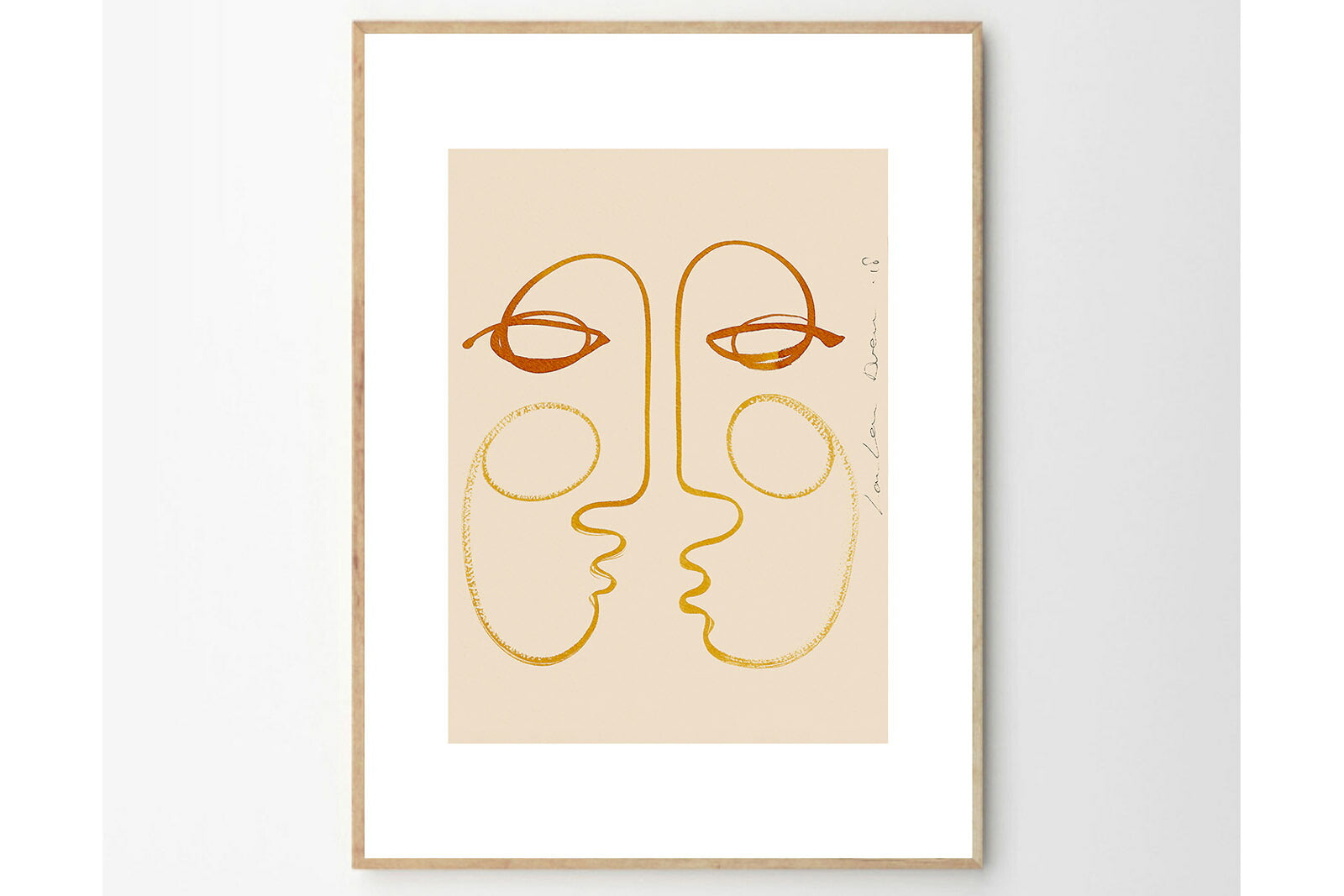 THEPOSTERCLUBは、コペンハーゲンを拠点とするオンラインストアで、主に厳選されたアートポスターを販売しています。主にスカンジナビアのライフスタイル、ファッション、インテリアデザイントレンドからインスピレーションを受け、モノクロから抽象画、エッジの利いた写真アートまで、多くのアーティストの作品を取り扱っています。また、無名有名問わず多くのデザイナーとのコラボレーションを積極的に行い、多くの作品を独占的に販売しているのも特徴的です。