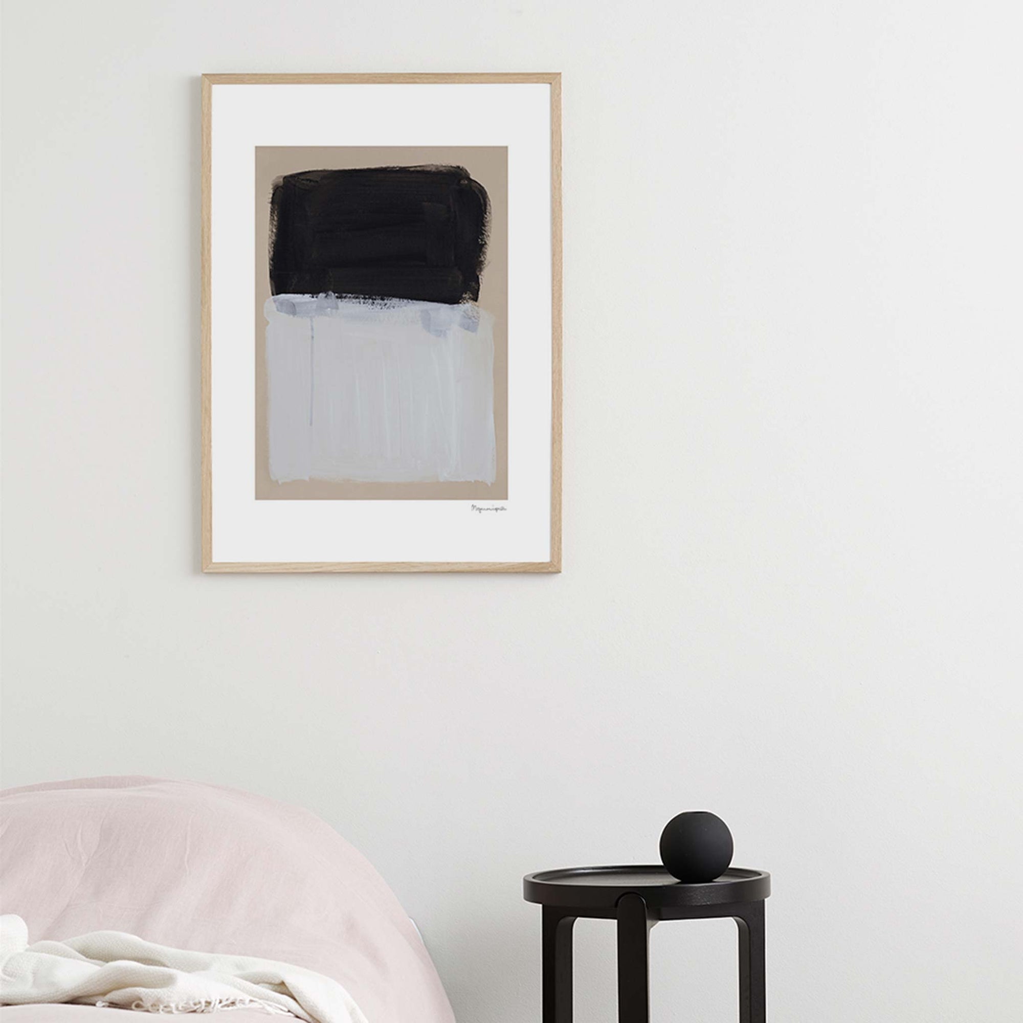 The Poster Club（ポスタークラブ）は、デンマーク・コペンハーゲンを拠点とするオンラインショップで、北欧デザインの高品質なポスターやアートプリントを専門に取り扱っています。新進気鋭の若手アーティストから世界的に活躍する作家まで、多彩なラインナップが魅力。北欧のライフスタイル、ファッション、インテリアデザインのトレンドを取り入れたミニマルで洗練された作品は、シンプルで上質な空間に自然と溶け込みます。ナチュラルインテリアや韓国風の部屋づくり、和モダンテイストにも調和し、アートを取り入れた暮らしを提案。世界中のインテリア雑誌やデザインメディアにも多数掲載されており、感度の高いユーザーからも厚い信頼を集めています。The Poster Clubは、アートプリントを通して日常に美とインスピレーションを届ける、北欧インテリア好きにおすすめのブランドです。