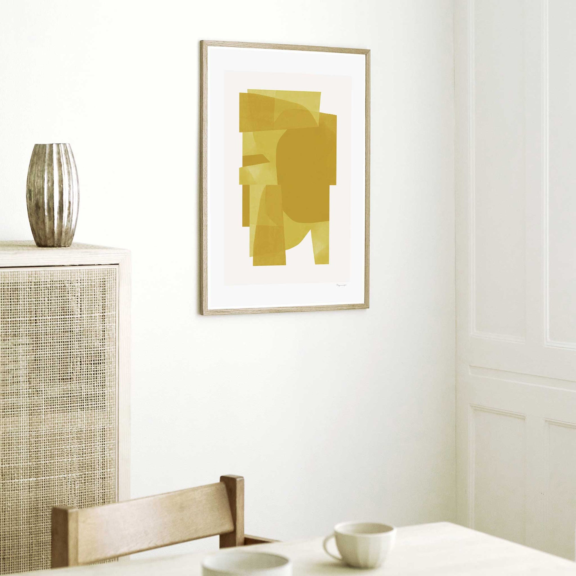 The Poster Club（ポスタークラブ）は、デンマーク・コペンハーゲンを拠点とするオンラインショップで、北欧デザインの高品質なポスターやアートプリントを専門に取り扱っています。新進気鋭の若手アーティストから世界的に活躍する作家まで、多彩なラインナップが魅力。北欧のライフスタイル、ファッション、インテリアデザインのトレンドを取り入れたミニマルで洗練された作品は、シンプルで上質な空間に自然と溶け込みます。ナチュラルインテリアや韓国風の部屋づくり、和モダンテイストにも調和し、アートを取り入れた暮らしを提案。世界中のインテリア雑誌やデザインメディアにも多数掲載されており、感度の高いユーザーからも厚い信頼を集めています。The Poster Clubは、アートプリントを通して日常に美とインスピレーションを届ける、北欧インテリア好きにおすすめのブランドです。