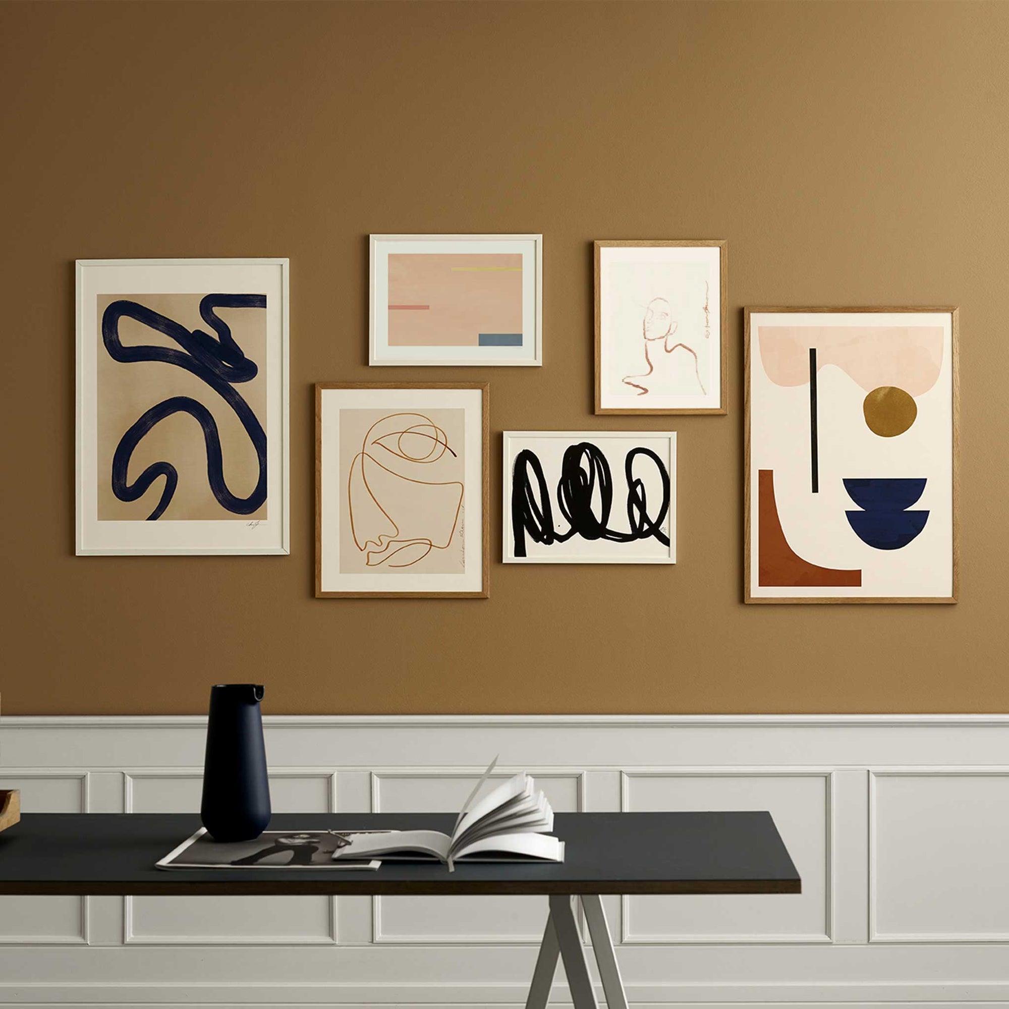 The Poster Club（ポスタークラブ）は、デンマーク・コペンハーゲンを拠点とするオンラインショップで、北欧デザインの高品質なポスターやアートプリントを専門に取り扱っています。新進気鋭の若手アーティストから世界的に活躍する作家まで、多彩なラインナップが魅力。北欧のライフスタイル、ファッション、インテリアデザインのトレンドを取り入れたミニマルで洗練された作品は、シンプルで上質な空間に自然と溶け込みます。ナチュラルインテリアや韓国風の部屋づくり、和モダンテイストにも調和し、アートを取り入れた暮らしを提案。世界中のインテリア雑誌やデザインメディアにも多数掲載されており、感度の高いユーザーからも厚い信頼を集めています。The Poster Clubは、アートプリントを通して日常に美とインスピレーションを届ける、北欧インテリア好きにおすすめのブランドです。