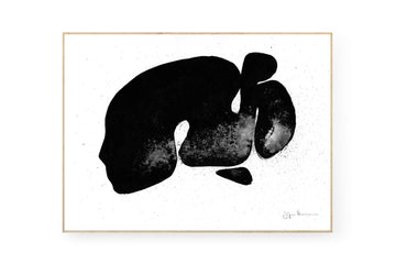THEPOSTERCLUBは、コペンハーゲンを拠点とするオンラインストアで、主に厳選されたアートポスターを販売しています。主にスカンジナビアのライフスタイル、ファッション、インテリアデザイントレンドからインスピレーションを受け、モノクロから抽象画、エッジの利いた写真アートまで、多くのアーティストの作品を取り扱っています。また、無名有名問わず多くのデザイナーとのコラボレーションを積極的に行い、多くの作品を独占的に販売しているのも特徴的です。