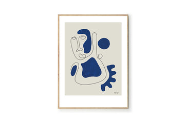 THEPOSTERCLUBは、コペンハーゲンを拠点とするオンラインストアで、主に厳選されたアートポスターを販売しています。主にスカンジナビアのライフスタイル、ファッション、インテリアデザイントレンドからインスピレーションを受け、モノクロから抽象画、エッジの利いた写真アートまで、多くのアーティストの作品を取り扱っています。また、無名有名問わず多くのデザイナーとのコラボレーションを積極的に行い、多くの作品を独占的に販売しているのも特徴的です。