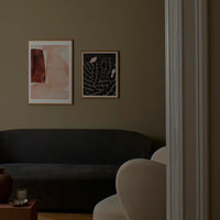 The Poster Club（ポスタークラブ）は、デンマーク・コペンハーゲンを拠点とするオンラインショップで、北欧デザインの高品質なポスターやアートプリントを専門に取り扱っています。新進気鋭の若手アーティストから世界的に活躍する作家まで、多彩なラインナップが魅力。北欧のライフスタイル、ファッション、インテリアデザインのトレンドを取り入れたミニマルで洗練された作品は、シンプルで上質な空間に自然と溶け込みます。ナチュラルインテリアや韓国風の部屋づくり、和モダンテイストにも調和し、アートを取り入れた暮らしを提案。世界中のインテリア雑誌やデザインメディアにも多数掲載されており、感度の高いユーザーからも厚い信頼を集めています。The Poster Clubは、アートプリントを通して日常に美とインスピレーションを届ける、北欧インテリア好きにおすすめのブランドです。