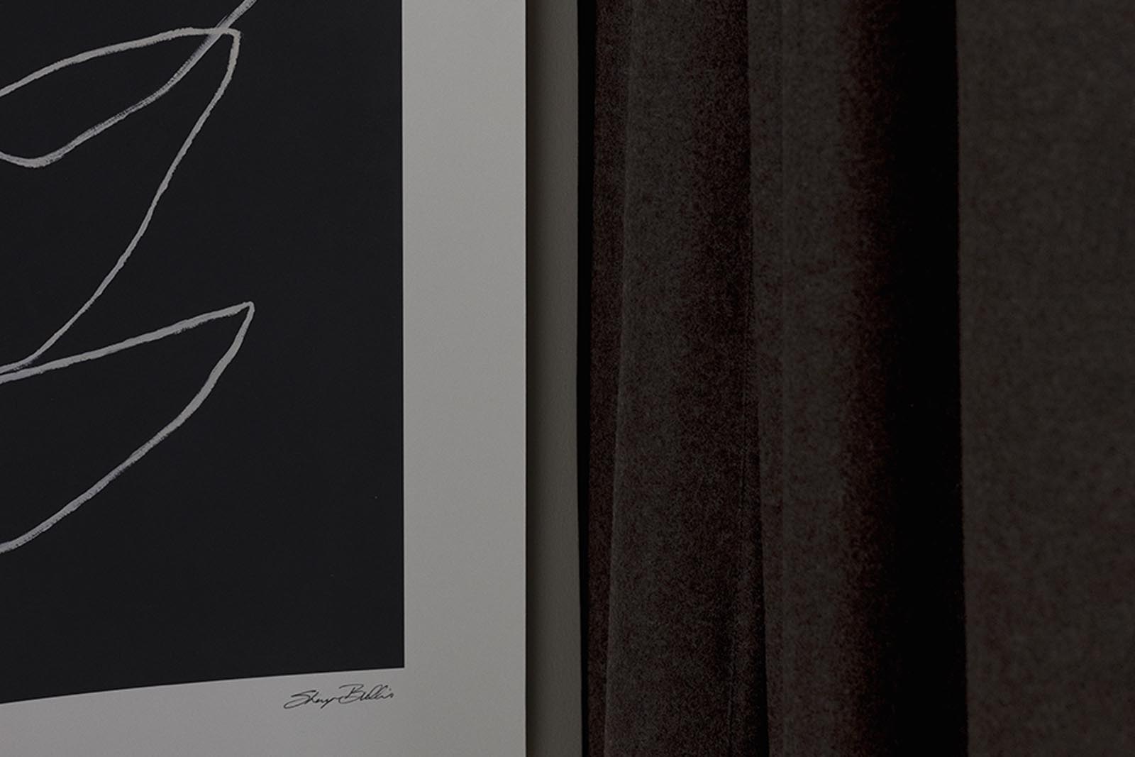 THEPOSTERCLUBは、コペンハーゲンを拠点とするオンラインストアで、主に厳選されたアートポスターを販売しています。主にスカンジナビアのライフスタイル、ファッション、インテリアデザイントレンドからインスピレーションを受け、モノクロから抽象画、エッジの利いた写真アートまで、多くのアーティストの作品を取り扱っています。また、無名有名問わず多くのデザイナーとのコラボレーションを積極的に行い、多くの作品を独占的に販売しているのも特徴的です。