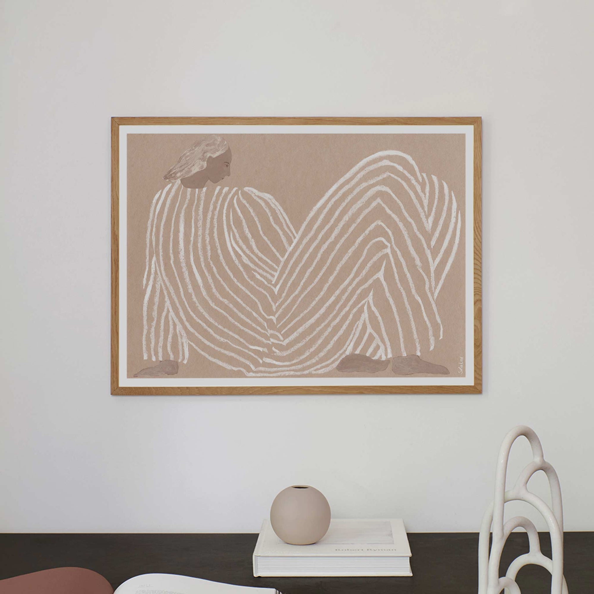 The Poster Club（ポスタークラブ）は、デンマーク・コペンハーゲンを拠点とするオンラインショップで、北欧デザインの高品質なポスターやアートプリントを専門に取り扱っています。新進気鋭の若手アーティストから世界的に活躍する作家まで、多彩なラインナップが魅力。北欧のライフスタイル、ファッション、インテリアデザインのトレンドを取り入れたミニマルで洗練された作品は、シンプルで上質な空間に自然と溶け込みます。ナチュラルインテリアや韓国風の部屋づくり、和モダンテイストにも調和し、アートを取り入れた暮らしを提案。世界中のインテリア雑誌やデザインメディアにも多数掲載されており、感度の高いユーザーからも厚い信頼を集めています。The Poster Clubは、アートプリントを通して日常に美とインスピレーションを届ける、北欧インテリア好きにおすすめのブランドです。