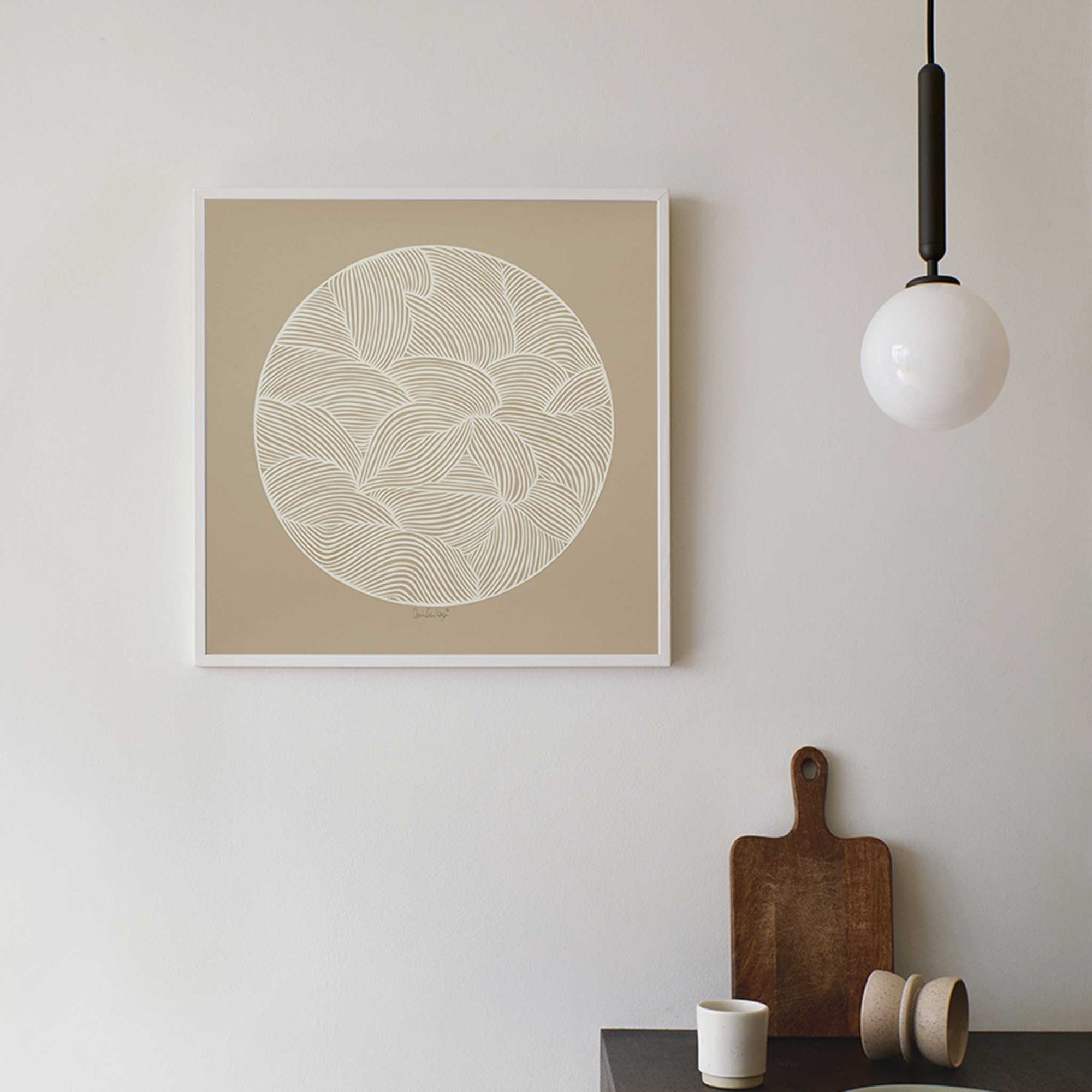 The Poster Club（ポスタークラブ）は、デンマーク・コペンハーゲンを拠点とするオンラインショップで、北欧デザインの高品質なポスターやアートプリントを専門に取り扱っています。新進気鋭の若手アーティストから世界的に活躍する作家まで、多彩なラインナップが魅力。北欧のライフスタイル、ファッション、インテリアデザインのトレンドを取り入れたミニマルで洗練された作品は、シンプルで上質な空間に自然と溶け込みます。ナチュラルインテリアや韓国風の部屋づくり、和モダンテイストにも調和し、アートを取り入れた暮らしを提案。世界中のインテリア雑誌やデザインメディアにも多数掲載されており、感度の高いユーザーからも厚い信頼を集めています。The Poster Clubは、アートプリントを通して日常に美とインスピレーションを届ける、北欧インテリア好きにおすすめのブランドです。