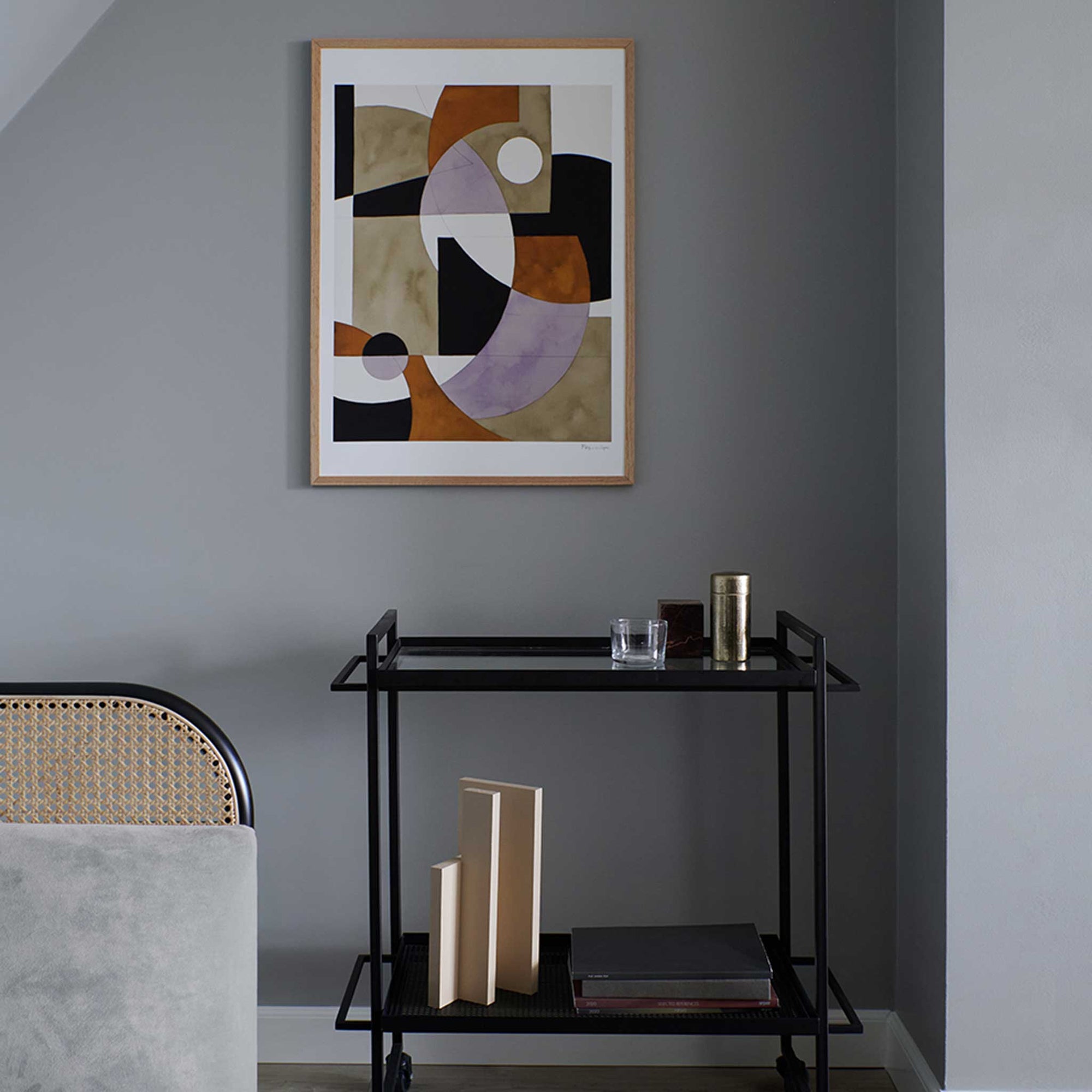 The Poster Club（ポスタークラブ）は、デンマーク・コペンハーゲンを拠点とするオンラインショップで、北欧デザインの高品質なポスターやアートプリントを専門に取り扱っています。新進気鋭の若手アーティストから世界的に活躍する作家まで、多彩なラインナップが魅力。北欧のライフスタイル、ファッション、インテリアデザインのトレンドを取り入れたミニマルで洗練された作品は、シンプルで上質な空間に自然と溶け込みます。ナチュラルインテリアや韓国風の部屋づくり、和モダンテイストにも調和し、アートを取り入れた暮らしを提案。世界中のインテリア雑誌やデザインメディアにも多数掲載されており、感度の高いユーザーからも厚い信頼を集めています。The Poster Clubは、アートプリントを通して日常に美とインスピレーションを届ける、北欧インテリア好きにおすすめのブランドです。