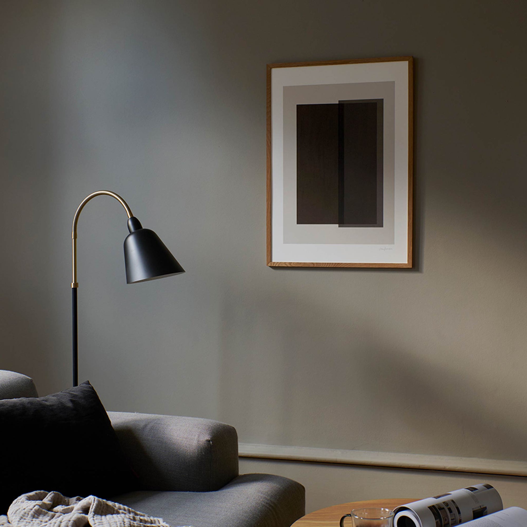 The Poster Club（ポスタークラブ）は、デンマーク・コペンハーゲンを拠点とするオンラインショップで、北欧デザインの高品質なポスターやアートプリントを専門に取り扱っています。新進気鋭の若手アーティストから世界的に活躍する作家まで、多彩なラインナップが魅力。北欧のライフスタイル、ファッション、インテリアデザインのトレンドを取り入れたミニマルで洗練された作品は、シンプルで上質な空間に自然と溶け込みます。ナチュラルインテリアや韓国風の部屋づくり、和モダンテイストにも調和し、アートを取り入れた暮らしを提案。世界中のインテリア雑誌やデザインメディアにも多数掲載されており、感度の高いユーザーからも厚い信頼を集めています。The Poster Clubは、アートプリントを通して日常に美とインスピレーションを届ける、北欧インテリア好きにおすすめのブランドです。