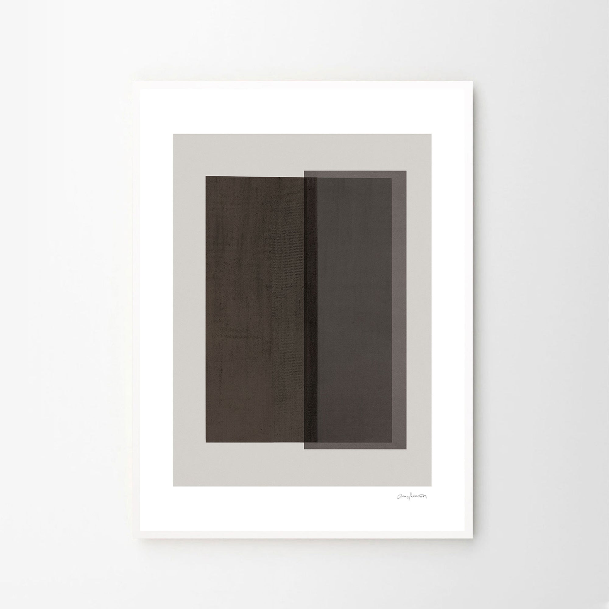 The Poster Club（ポスタークラブ）は、デンマーク・コペンハーゲンを拠点とするオンラインショップで、北欧デザインの高品質なポスターやアートプリントを専門に取り扱っています。新進気鋭の若手アーティストから世界的に活躍する作家まで、多彩なラインナップが魅力。北欧のライフスタイル、ファッション、インテリアデザインのトレンドを取り入れたミニマルで洗練された作品は、シンプルで上質な空間に自然と溶け込みます。ナチュラルインテリアや韓国風の部屋づくり、和モダンテイストにも調和し、アートを取り入れた暮らしを提案。世界中のインテリア雑誌やデザインメディアにも多数掲載されており、感度の高いユーザーからも厚い信頼を集めています。The Poster Clubは、アートプリントを通して日常に美とインスピレーションを届ける、北欧インテリア好きにおすすめのブランドです。