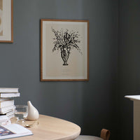 The Poster Club（ポスタークラブ）は、デンマーク・コペンハーゲンを拠点とするオンラインショップで、北欧デザインの高品質なポスターやアートプリントを専門に取り扱っています。新進気鋭の若手アーティストから世界的に活躍する作家まで、多彩なラインナップが魅力。北欧のライフスタイル、ファッション、インテリアデザインのトレンドを取り入れたミニマルで洗練された作品は、シンプルで上質な空間に自然と溶け込みます。ナチュラルインテリアや韓国風の部屋づくり、和モダンテイストにも調和し、アートを取り入れた暮らしを提案。世界中のインテリア雑誌やデザインメディアにも多数掲載されており、感度の高いユーザーからも厚い信頼を集めています。The Poster Clubは、アートプリントを通して日常に美とインスピレーションを届ける、北欧インテリア好きにおすすめのブランドです。