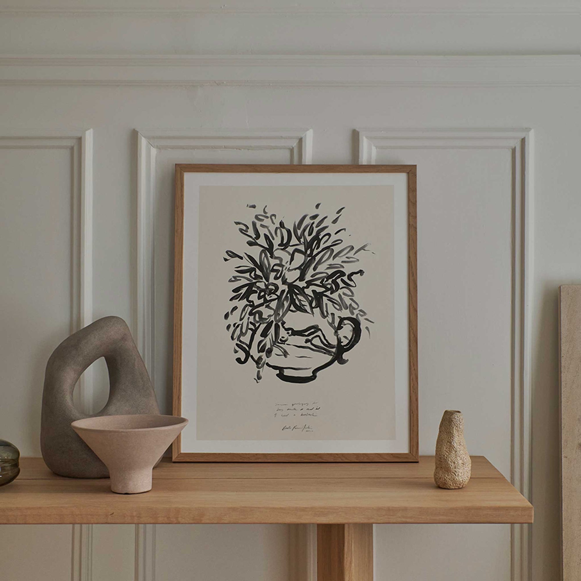 The Poster Club（ポスタークラブ）は、デンマーク・コペンハーゲンを拠点とするオンラインショップで、北欧デザインの高品質なポスターやアートプリントを専門に取り扱っています。新進気鋭の若手アーティストから世界的に活躍する作家まで、多彩なラインナップが魅力。北欧のライフスタイル、ファッション、インテリアデザインのトレンドを取り入れたミニマルで洗練された作品は、シンプルで上質な空間に自然と溶け込みます。ナチュラルインテリアや韓国風の部屋づくり、和モダンテイストにも調和し、アートを取り入れた暮らしを提案。世界中のインテリア雑誌やデザインメディアにも多数掲載されており、感度の高いユーザーからも厚い信頼を集めています。The Poster Clubは、アートプリントを通して日常に美とインスピレーションを届ける、北欧インテリア好きにおすすめのブランドです。