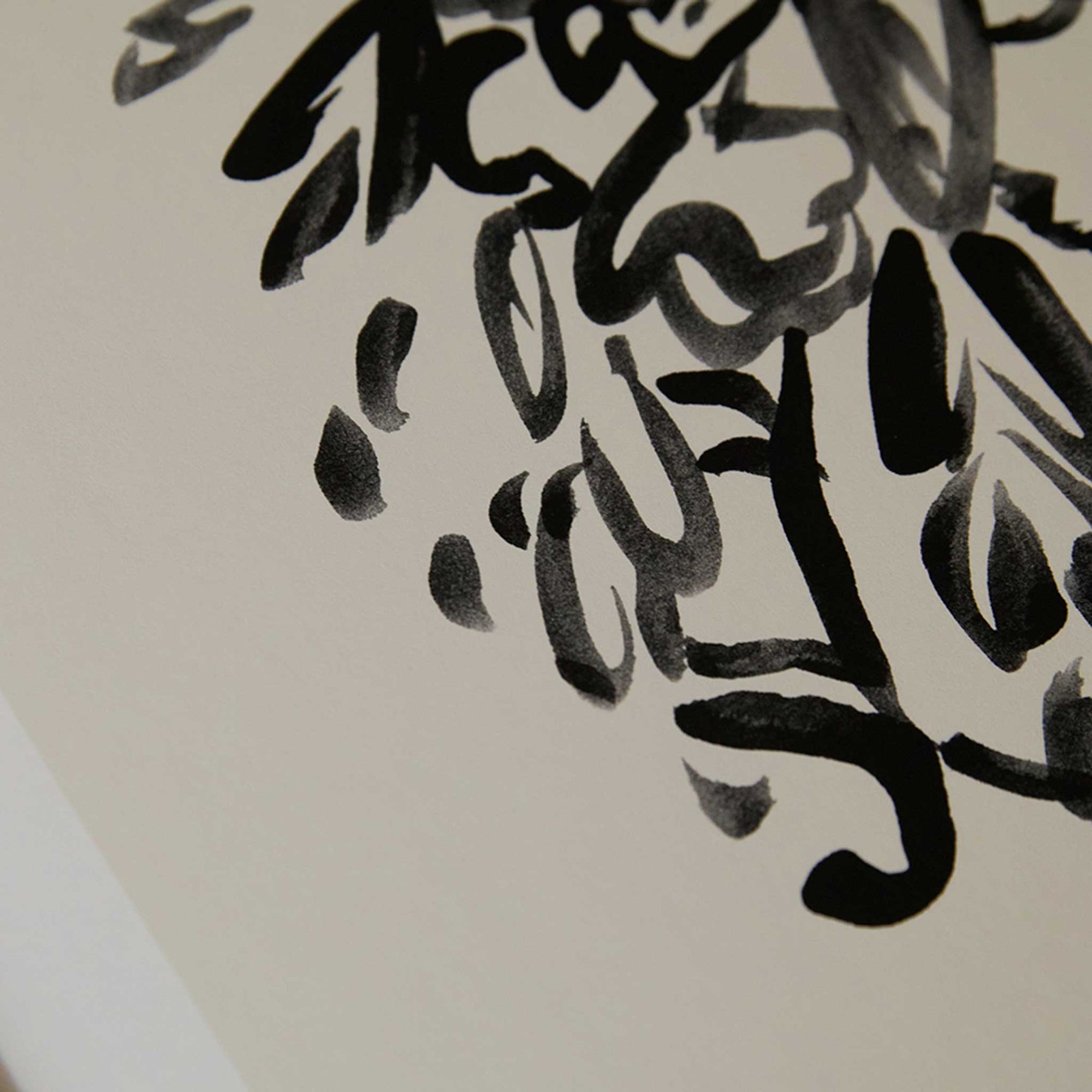 The Poster Club（ポスタークラブ）は、デンマーク・コペンハーゲンを拠点とするオンラインショップで、北欧デザインの高品質なポスターやアートプリントを専門に取り扱っています。新進気鋭の若手アーティストから世界的に活躍する作家まで、多彩なラインナップが魅力。北欧のライフスタイル、ファッション、インテリアデザインのトレンドを取り入れたミニマルで洗練された作品は、シンプルで上質な空間に自然と溶け込みます。ナチュラルインテリアや韓国風の部屋づくり、和モダンテイストにも調和し、アートを取り入れた暮らしを提案。世界中のインテリア雑誌やデザインメディアにも多数掲載されており、感度の高いユーザーからも厚い信頼を集めています。The Poster Clubは、アートプリントを通して日常に美とインスピレーションを届ける、北欧インテリア好きにおすすめのブランドです。