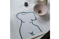 THEPOSTERCLUBは、コペンハーゲンを拠点とするオンラインストアで、主に厳選されたアートポスターを販売しています。主にスカンジナビアのライフスタイル、ファッション、インテリアデザイントレンドからインスピレーションを受け、モノクロから抽象画、エッジの利いた写真アートまで、多くのアーティストの作品を取り扱っています。また、無名有名問わず多くのデザイナーとのコラボレーションを積極的に行い、多くの作品を独占的に販売しているのも特徴的です。
