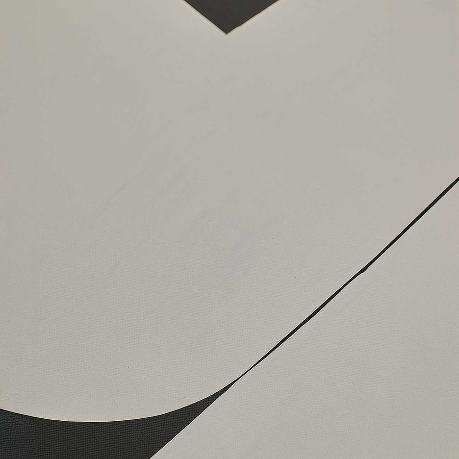 The Poster Club（ポスタークラブ）は、デンマーク・コペンハーゲンを拠点とするオンラインショップで、北欧デザインの高品質なポスターやアートプリントを専門に取り扱っています。新進気鋭の若手アーティストから世界的に活躍する作家まで、多彩なラインナップが魅力。北欧のライフスタイル、ファッション、インテリアデザインのトレンドを取り入れたミニマルで洗練された作品は、シンプルで上質な空間に自然と溶け込みます。ナチュラルインテリアや韓国風の部屋づくり、和モダンテイストにも調和し、アートを取り入れた暮らしを提案。世界中のインテリア雑誌やデザインメディアにも多数掲載されており、感度の高いユーザーからも厚い信頼を集めています。The Poster Clubは、アートプリントを通して日常に美とインスピレーションを届ける、北欧インテリア好きにおすすめのブランドです。