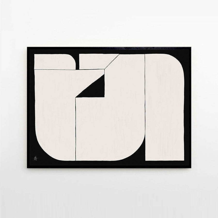 The Poster Club（ポスタークラブ）は、デンマーク・コペンハーゲンを拠点とするオンラインショップで、北欧デザインの高品質なポスターやアートプリントを専門に取り扱っています。新進気鋭の若手アーティストから世界的に活躍する作家まで、多彩なラインナップが魅力。北欧のライフスタイル、ファッション、インテリアデザインのトレンドを取り入れたミニマルで洗練された作品は、シンプルで上質な空間に自然と溶け込みます。ナチュラルインテリアや韓国風の部屋づくり、和モダンテイストにも調和し、アートを取り入れた暮らしを提案。世界中のインテリア雑誌やデザインメディアにも多数掲載されており、感度の高いユーザーからも厚い信頼を集めています。The Poster Clubは、アートプリントを通して日常に美とインスピレーションを届ける、北欧インテリア好きにおすすめのブランドです。