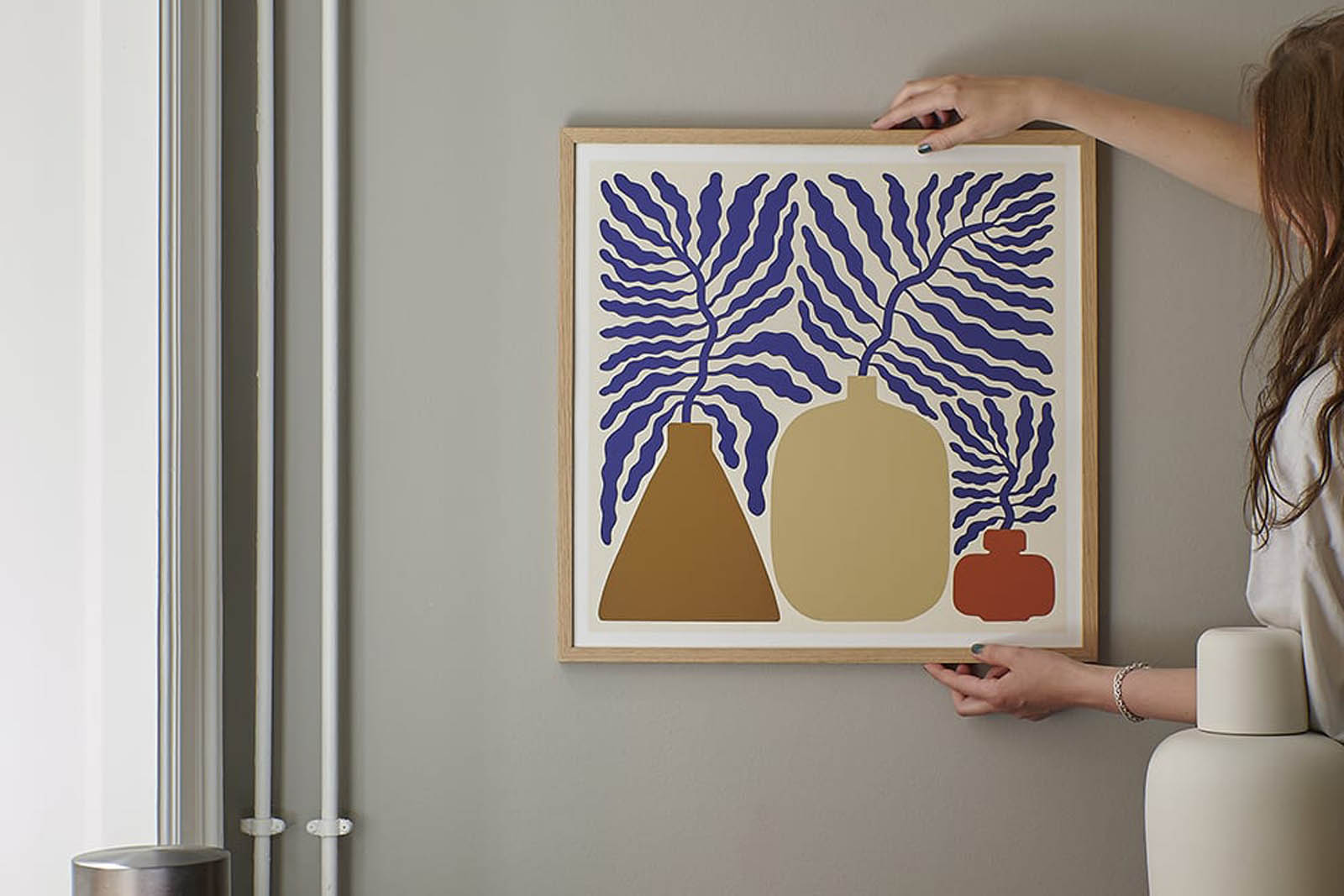 THEPOSTERCLUBは、コペンハーゲンを拠点とするオンラインストアで、主に厳選されたアートポスターを販売しています。主にスカンジナビアのライフスタイル、ファッション、インテリアデザイントレンドからインスピレーションを受け、モノクロから抽象画、エッジの利いた写真アートまで、多くのアーティストの作品を取り扱っています。また、無名有名問わず多くのデザイナーとのコラボレーションを積極的に行い、多くの作品を独占的に販売しているのも特徴的です。