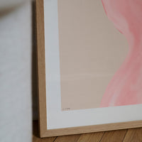 The Poster Club（ポスタークラブ）は、デンマーク・コペンハーゲンを拠点とするオンラインショップで、北欧デザインの高品質なポスターやアートプリントを専門に取り扱っています。新進気鋭の若手アーティストから世界的に活躍する作家まで、多彩なラインナップが魅力。北欧のライフスタイル、ファッション、インテリアデザインのトレンドを取り入れたミニマルで洗練された作品は、シンプルで上質な空間に自然と溶け込みます。ナチュラルインテリアや韓国風の部屋づくり、和モダンテイストにも調和し、アートを取り入れた暮らしを提案。世界中のインテリア雑誌やデザインメディアにも多数掲載されており、感度の高いユーザーからも厚い信頼を集めています。The Poster Clubは、アートプリントを通して日常に美とインスピレーションを届ける、北欧インテリア好きにおすすめのブランドです。