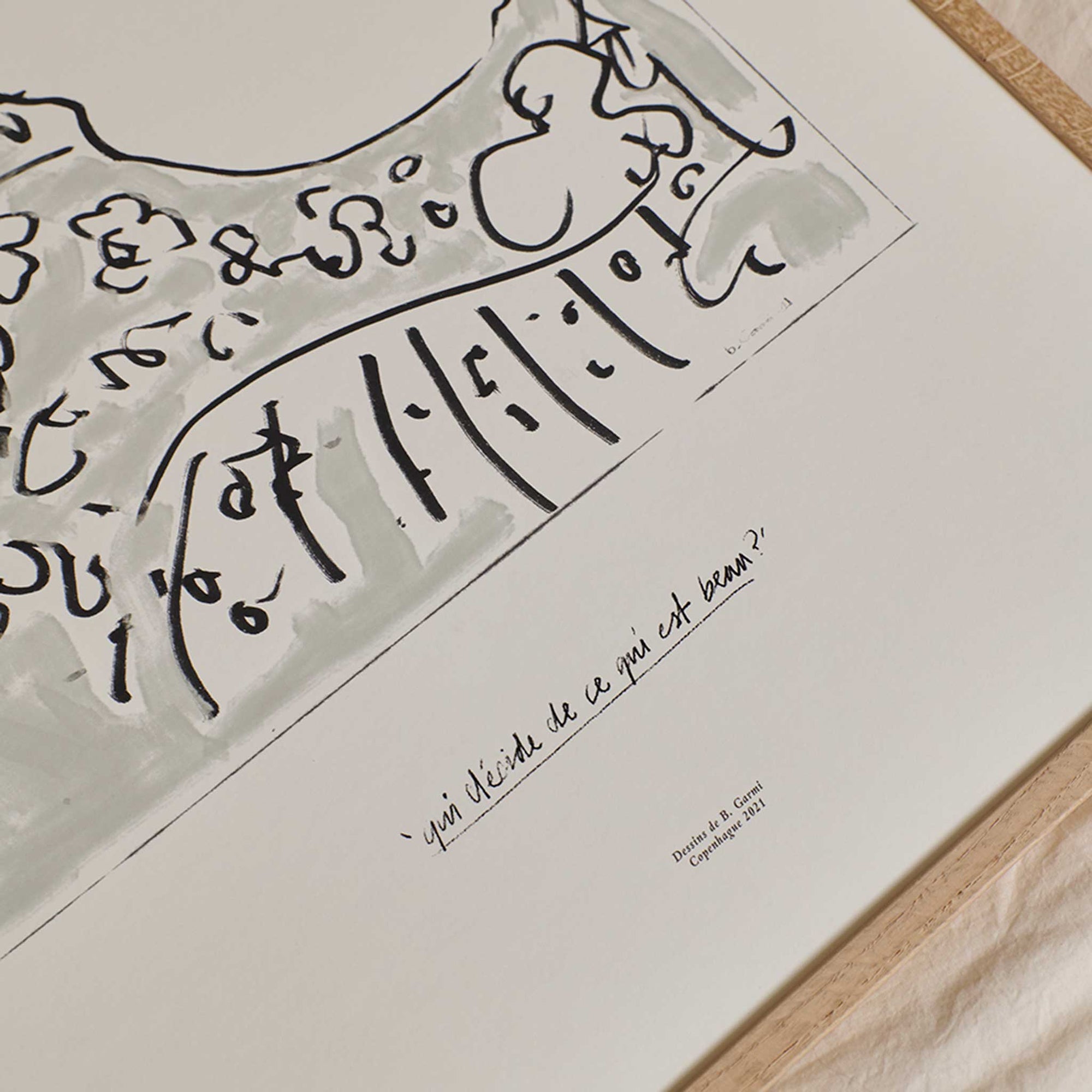 The Poster Club（ポスタークラブ）は、デンマーク・コペンハーゲンを拠点とするオンラインショップで、北欧デザインの高品質なポスターやアートプリントを専門に取り扱っています。新進気鋭の若手アーティストから世界的に活躍する作家まで、多彩なラインナップが魅力。北欧のライフスタイル、ファッション、インテリアデザインのトレンドを取り入れたミニマルで洗練された作品は、シンプルで上質な空間に自然と溶け込みます。ナチュラルインテリアや韓国風の部屋づくり、和モダンテイストにも調和し、アートを取り入れた暮らしを提案。世界中のインテリア雑誌やデザインメディアにも多数掲載されており、感度の高いユーザーからも厚い信頼を集めています。The Poster Clubは、アートプリントを通して日常に美とインスピレーションを届ける、北欧インテリア好きにおすすめのブランドです。