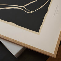 The Poster Club（ポスタークラブ）は、デンマーク・コペンハーゲンを拠点とするオンラインショップで、北欧デザインの高品質なポスターやアートプリントを専門に取り扱っています。新進気鋭の若手アーティストから世界的に活躍する作家まで、多彩なラインナップが魅力。北欧のライフスタイル、ファッション、インテリアデザインのトレンドを取り入れたミニマルで洗練された作品は、シンプルで上質な空間に自然と溶け込みます。ナチュラルインテリアや韓国風の部屋づくり、和モダンテイストにも調和し、アートを取り入れた暮らしを提案。世界中のインテリア雑誌やデザインメディアにも多数掲載されており、感度の高いユーザーからも厚い信頼を集めています。The Poster Clubは、アートプリントを通して日常に美とインスピレーションを届ける、北欧インテリア好きにおすすめのブランドです。