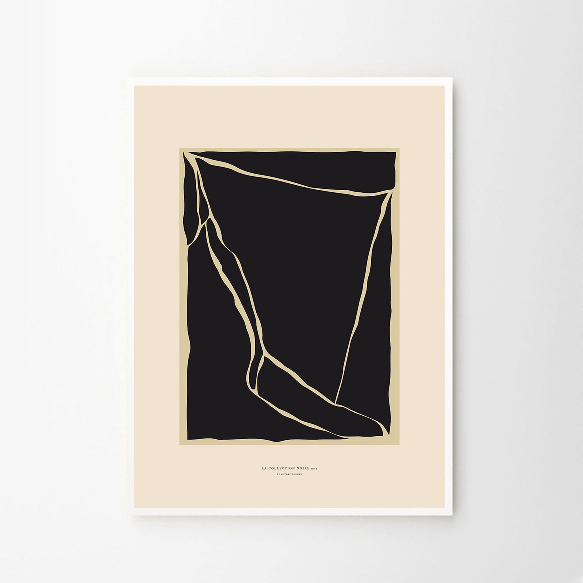 The Poster Club（ポスタークラブ）は、デンマーク・コペンハーゲンを拠点とするオンラインショップで、北欧デザインの高品質なポスターやアートプリントを専門に取り扱っています。新進気鋭の若手アーティストから世界的に活躍する作家まで、多彩なラインナップが魅力。北欧のライフスタイル、ファッション、インテリアデザインのトレンドを取り入れたミニマルで洗練された作品は、シンプルで上質な空間に自然と溶け込みます。ナチュラルインテリアや韓国風の部屋づくり、和モダンテイストにも調和し、アートを取り入れた暮らしを提案。世界中のインテリア雑誌やデザインメディアにも多数掲載されており、感度の高いユーザーからも厚い信頼を集めています。The Poster Clubは、アートプリントを通して日常に美とインスピレーションを届ける、北欧インテリア好きにおすすめのブランドです。