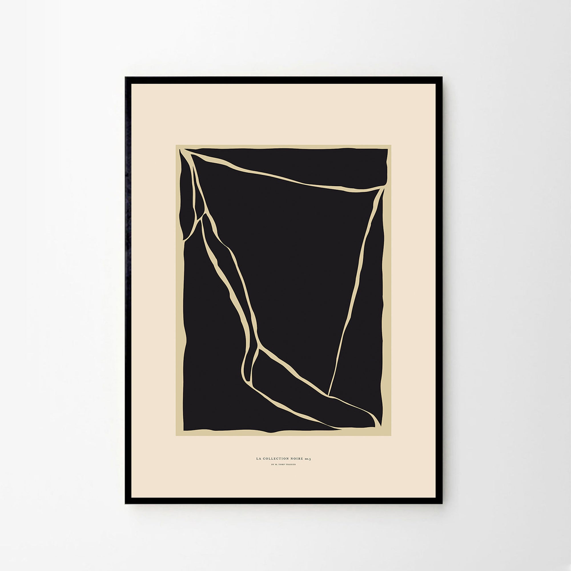 The Poster Club（ポスタークラブ）は、デンマーク・コペンハーゲンを拠点とするオンラインショップで、北欧デザインの高品質なポスターやアートプリントを専門に取り扱っています。新進気鋭の若手アーティストから世界的に活躍する作家まで、多彩なラインナップが魅力。北欧のライフスタイル、ファッション、インテリアデザインのトレンドを取り入れたミニマルで洗練された作品は、シンプルで上質な空間に自然と溶け込みます。ナチュラルインテリアや韓国風の部屋づくり、和モダンテイストにも調和し、アートを取り入れた暮らしを提案。世界中のインテリア雑誌やデザインメディアにも多数掲載されており、感度の高いユーザーからも厚い信頼を集めています。The Poster Clubは、アートプリントを通して日常に美とインスピレーションを届ける、北欧インテリア好きにおすすめのブランドです。