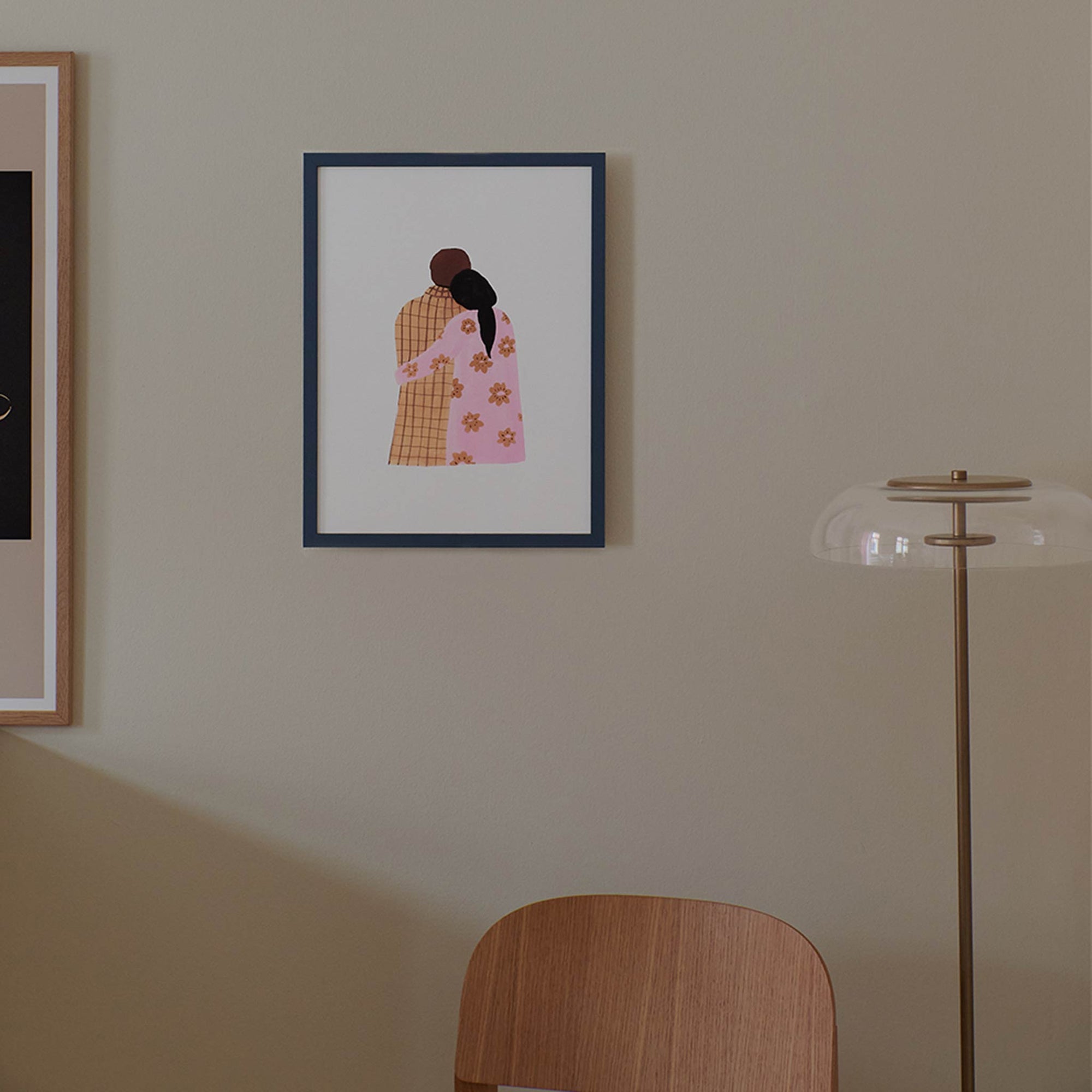 The Poster Club（ポスタークラブ）は、デンマーク・コペンハーゲンを拠点とするオンラインショップで、北欧デザインの高品質なポスターやアートプリントを専門に取り扱っています。新進気鋭の若手アーティストから世界的に活躍する作家まで、多彩なラインナップが魅力。北欧のライフスタイル、ファッション、インテリアデザインのトレンドを取り入れたミニマルで洗練された作品は、シンプルで上質な空間に自然と溶け込みます。ナチュラルインテリアや韓国風の部屋づくり、和モダンテイストにも調和し、アートを取り入れた暮らしを提案。世界中のインテリア雑誌やデザインメディアにも多数掲載されており、感度の高いユーザーからも厚い信頼を集めています。The Poster Clubは、アートプリントを通して日常に美とインスピレーションを届ける、北欧インテリア好きにおすすめのブランドです。