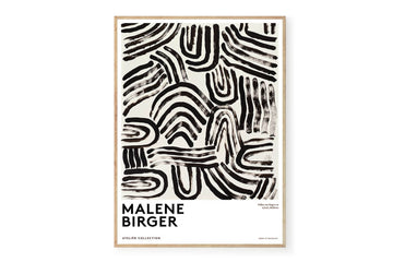 The Poster Club（ポスタークラブ）は、デンマーク・コペンハーゲンを拠点とするオンラインショップで、北欧デザインの高品質なポスターやアートプリントを専門に取り扱っています。新進気鋭の若手アーティストから世界的に活躍する作家まで、多彩なラインナップが魅力。北欧のライフスタイル、ファッション、インテリアデザインのトレンドを取り入れたミニマルで洗練された作品は、シンプルで上質な空間に自然と溶け込みます。ナチュラルインテリアや韓国風の部屋づくり、和モダンテイストにも調和し、アートを取り入れた暮らしを提案。世界中のインテリア雑誌やデザインメディアにも多数掲載されており、感度の高いユーザーからも厚い信頼を集めています。The Poster Clubは、アートプリントを通して日常に美とインスピレーションを届ける、北欧インテリア好きにおすすめのブランドです。