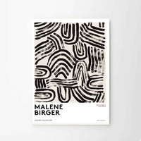 The Poster Club（ポスタークラブ）は、デンマーク・コペンハーゲンを拠点とするオンラインショップで、北欧デザインの高品質なポスターやアートプリントを専門に取り扱っています。新進気鋭の若手アーティストから世界的に活躍する作家まで、多彩なラインナップが魅力。北欧のライフスタイル、ファッション、インテリアデザインのトレンドを取り入れたミニマルで洗練された作品は、シンプルで上質な空間に自然と溶け込みます。ナチュラルインテリアや韓国風の部屋づくり、和モダンテイストにも調和し、アートを取り入れた暮らしを提案。世界中のインテリア雑誌やデザインメディアにも多数掲載されており、感度の高いユーザーからも厚い信頼を集めています。The Poster Clubは、アートプリントを通して日常に美とインスピレーションを届ける、北欧インテリア好きにおすすめのブランドです。