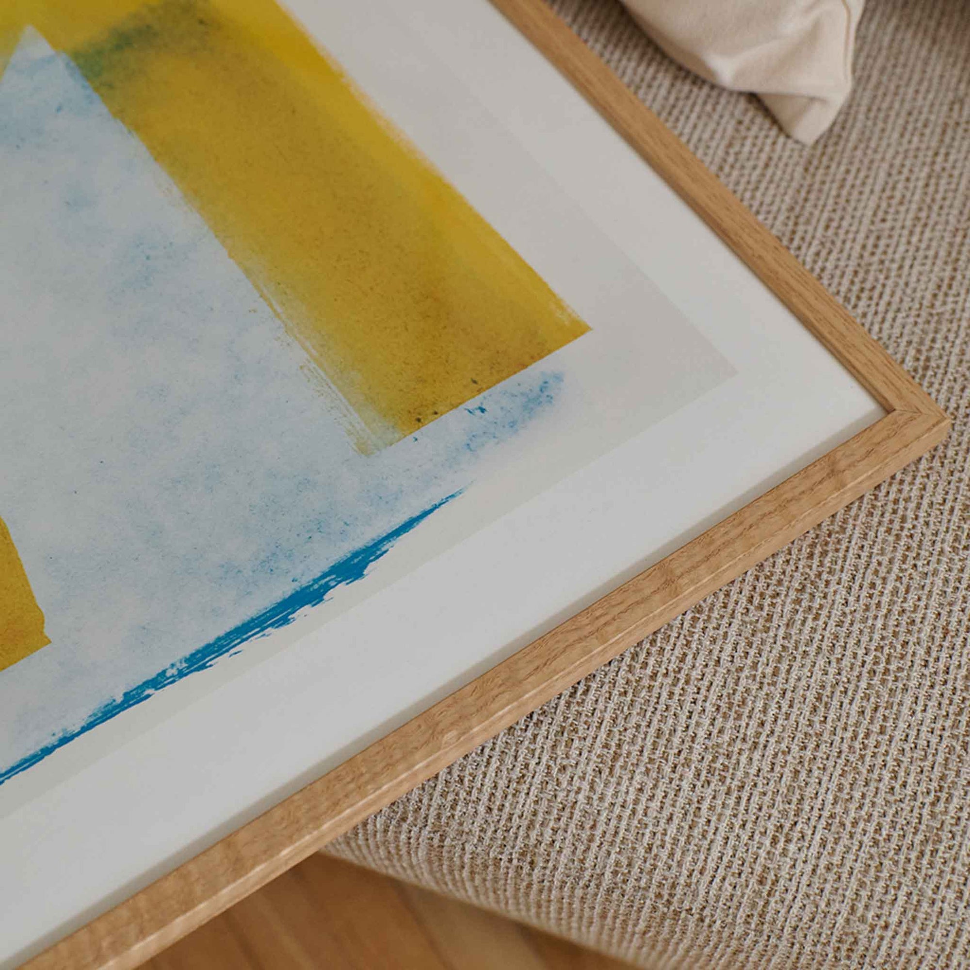 The Poster Club（ポスタークラブ）は、デンマーク・コペンハーゲンを拠点とするオンラインショップで、北欧デザインの高品質なポスターやアートプリントを専門に取り扱っています。新進気鋭の若手アーティストから世界的に活躍する作家まで、多彩なラインナップが魅力。北欧のライフスタイル、ファッション、インテリアデザインのトレンドを取り入れたミニマルで洗練された作品は、シンプルで上質な空間に自然と溶け込みます。ナチュラルインテリアや韓国風の部屋づくり、和モダンテイストにも調和し、アートを取り入れた暮らしを提案。世界中のインテリア雑誌やデザインメディアにも多数掲載されており、感度の高いユーザーからも厚い信頼を集めています。The Poster Clubは、アートプリントを通して日常に美とインスピレーションを届ける、北欧インテリア好きにおすすめのブランドです。