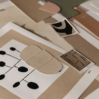 The Poster Club（ポスタークラブ）は、デンマーク・コペンハーゲンを拠点とするオンラインショップで、北欧デザインの高品質なポスターやアートプリントを専門に取り扱っています。新進気鋭の若手アーティストから世界的に活躍する作家まで、多彩なラインナップが魅力。北欧のライフスタイル、ファッション、インテリアデザインのトレンドを取り入れたミニマルで洗練された作品は、シンプルで上質な空間に自然と溶け込みます。ナチュラルインテリアや韓国風の部屋づくり、和モダンテイストにも調和し、アートを取り入れた暮らしを提案。世界中のインテリア雑誌やデザインメディアにも多数掲載されており、感度の高いユーザーからも厚い信頼を集めています。The Poster Clubは、アートプリントを通して日常に美とインスピレーションを届ける、北欧インテリア好きにおすすめのブランドです。