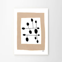 The Poster Club（ポスタークラブ）は、デンマーク・コペンハーゲンを拠点とするオンラインショップで、北欧デザインの高品質なポスターやアートプリントを専門に取り扱っています。新進気鋭の若手アーティストから世界的に活躍する作家まで、多彩なラインナップが魅力。北欧のライフスタイル、ファッション、インテリアデザインのトレンドを取り入れたミニマルで洗練された作品は、シンプルで上質な空間に自然と溶け込みます。ナチュラルインテリアや韓国風の部屋づくり、和モダンテイストにも調和し、アートを取り入れた暮らしを提案。世界中のインテリア雑誌やデザインメディアにも多数掲載されており、感度の高いユーザーからも厚い信頼を集めています。The Poster Clubは、アートプリントを通して日常に美とインスピレーションを届ける、北欧インテリア好きにおすすめのブランドです。