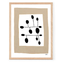 The Poster Club（ポスタークラブ）は、デンマーク・コペンハーゲンを拠点とするオンラインショップで、北欧デザインの高品質なポスターやアートプリントを専門に取り扱っています。新進気鋭の若手アーティストから世界的に活躍する作家まで、多彩なラインナップが魅力。北欧のライフスタイル、ファッション、インテリアデザインのトレンドを取り入れたミニマルで洗練された作品は、シンプルで上質な空間に自然と溶け込みます。ナチュラルインテリアや韓国風の部屋づくり、和モダンテイストにも調和し、アートを取り入れた暮らしを提案。世界中のインテリア雑誌やデザインメディアにも多数掲載されており、感度の高いユーザーからも厚い信頼を集めています。The Poster Clubは、アートプリントを通して日常に美とインスピレーションを届ける、北欧インテリア好きにおすすめのブランドです。