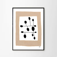 The Poster Club（ポスタークラブ）は、デンマーク・コペンハーゲンを拠点とするオンラインショップで、北欧デザインの高品質なポスターやアートプリントを専門に取り扱っています。新進気鋭の若手アーティストから世界的に活躍する作家まで、多彩なラインナップが魅力。北欧のライフスタイル、ファッション、インテリアデザインのトレンドを取り入れたミニマルで洗練された作品は、シンプルで上質な空間に自然と溶け込みます。ナチュラルインテリアや韓国風の部屋づくり、和モダンテイストにも調和し、アートを取り入れた暮らしを提案。世界中のインテリア雑誌やデザインメディアにも多数掲載されており、感度の高いユーザーからも厚い信頼を集めています。The Poster Clubは、アートプリントを通して日常に美とインスピレーションを届ける、北欧インテリア好きにおすすめのブランドです。