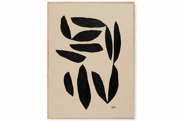 THEPOSTERCLUBは、コペンハーゲンを拠点とするオンラインストアで、主に厳選されたアートポスターを販売しています。主にスカンジナビアのライフスタイル、ファッション、インテリアデザイントレンドからインスピレーションを受け、モノクロから抽象画、エッジの利いた写真アートまで、多くのアーティストの作品を取り扱っています。また、無名有名問わず多くのデザイナーとのコラボレーションを積極的に行い、多くの作品を独占的に販売しているのも特徴的です。