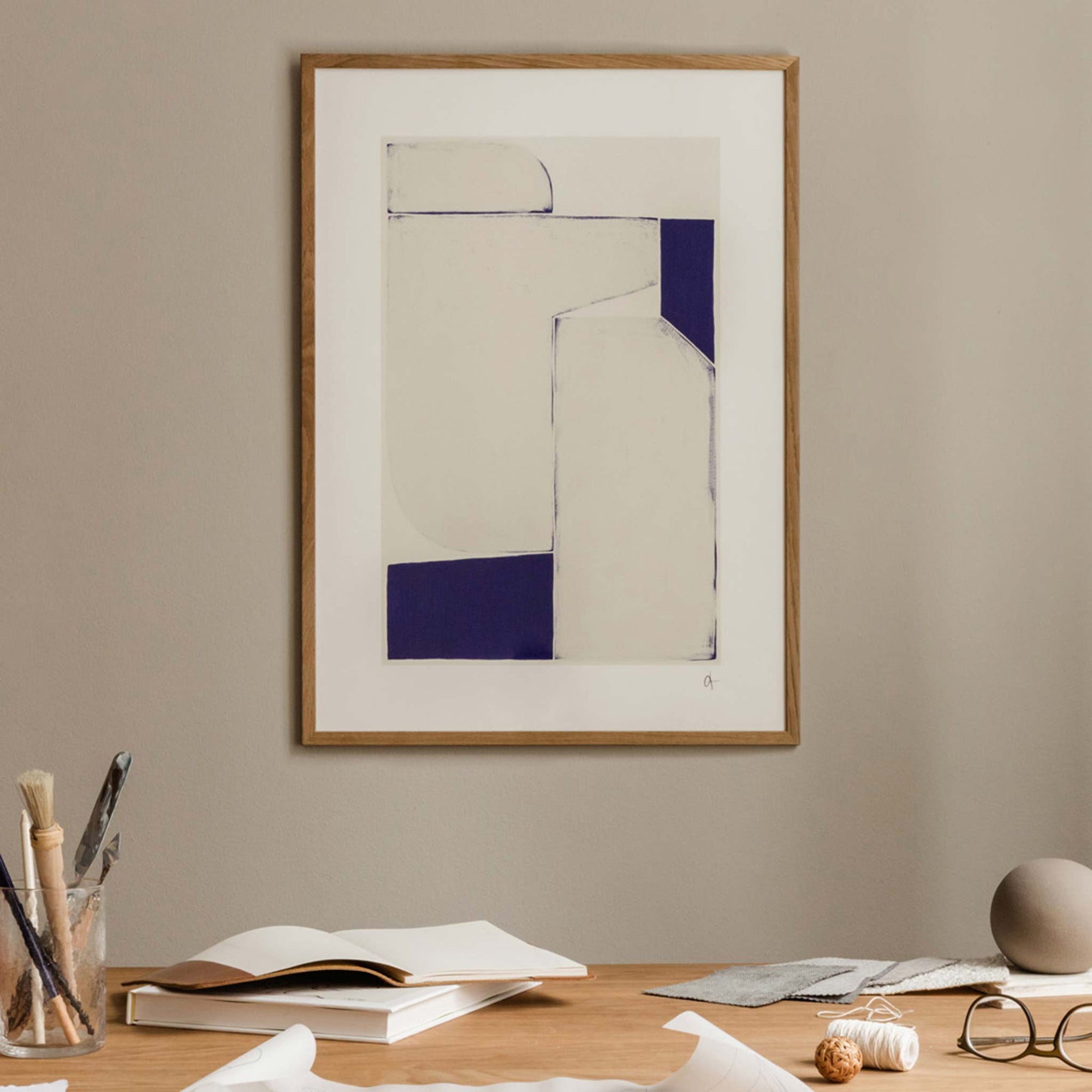 The Poster Club（ポスタークラブ）は、デンマーク・コペンハーゲンを拠点とするオンラインショップで、北欧デザインの高品質なポスターやアートプリントを専門に取り扱っています。新進気鋭の若手アーティストから世界的に活躍する作家まで、多彩なラインナップが魅力。北欧のライフスタイル、ファッション、インテリアデザインのトレンドを取り入れたミニマルで洗練された作品は、シンプルで上質な空間に自然と溶け込みます。ナチュラルインテリアや韓国風の部屋づくり、和モダンテイストにも調和し、アートを取り入れた暮らしを提案。世界中のインテリア雑誌やデザインメディアにも多数掲載されており、感度の高いユーザーからも厚い信頼を集めています。The Poster Clubは、アートプリントを通して日常に美とインスピレーションを届ける、北欧インテリア好きにおすすめのブランドです。