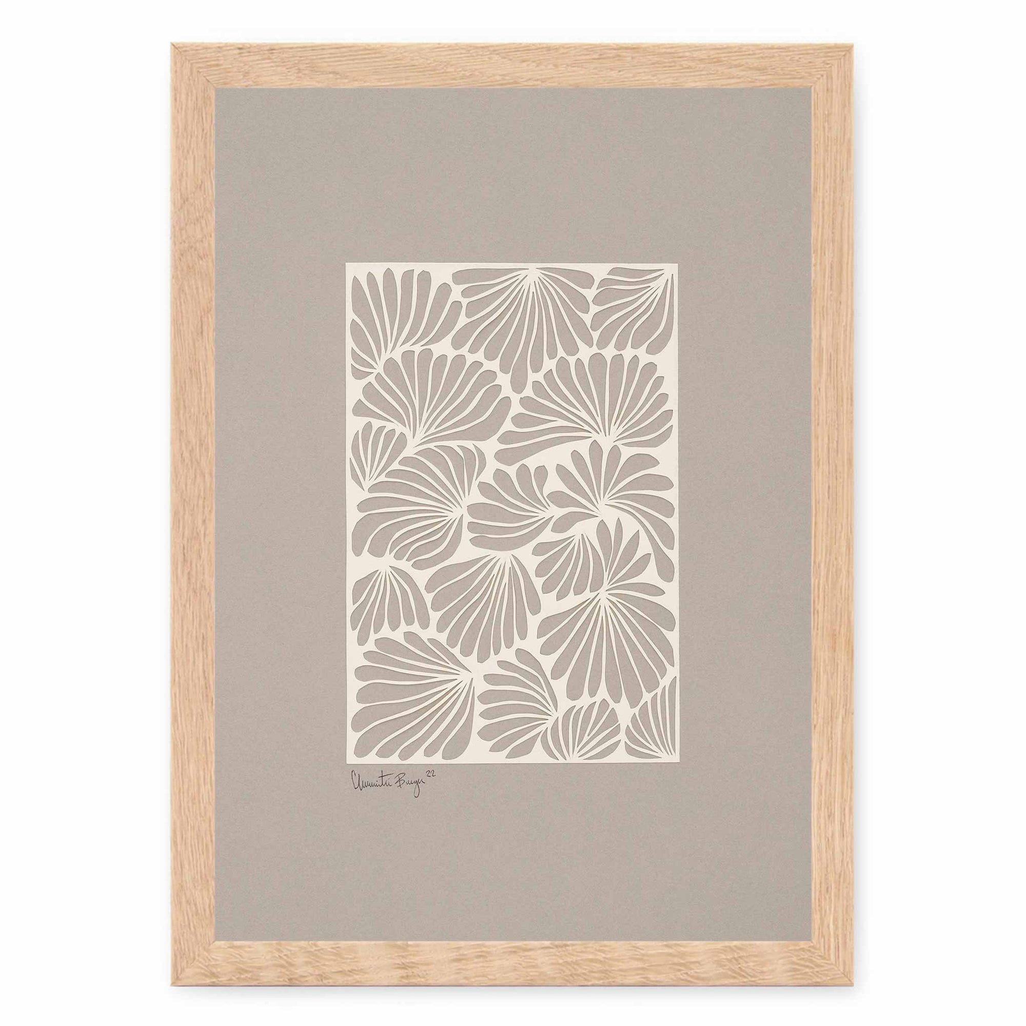 The Poster Club（ポスタークラブ）は、デンマーク・コペンハーゲンを拠点とするオンラインショップで、北欧デザインの高品質なポスターやアートプリントを専門に取り扱っています。新進気鋭の若手アーティストから世界的に活躍する作家まで、多彩なラインナップが魅力。北欧のライフスタイル、ファッション、インテリアデザインのトレンドを取り入れたミニマルで洗練された作品は、シンプルで上質な空間に自然と溶け込みます。ナチュラルインテリアや韓国風の部屋づくり、和モダンテイストにも調和し、アートを取り入れた暮らしを提案。世界中のインテリア雑誌やデザインメディアにも多数掲載されており、感度の高いユーザーからも厚い信頼を集めています。The Poster Clubは、アートプリントを通して日常に美とインスピレーションを届ける、北欧インテリア好きにおすすめのブランドです。