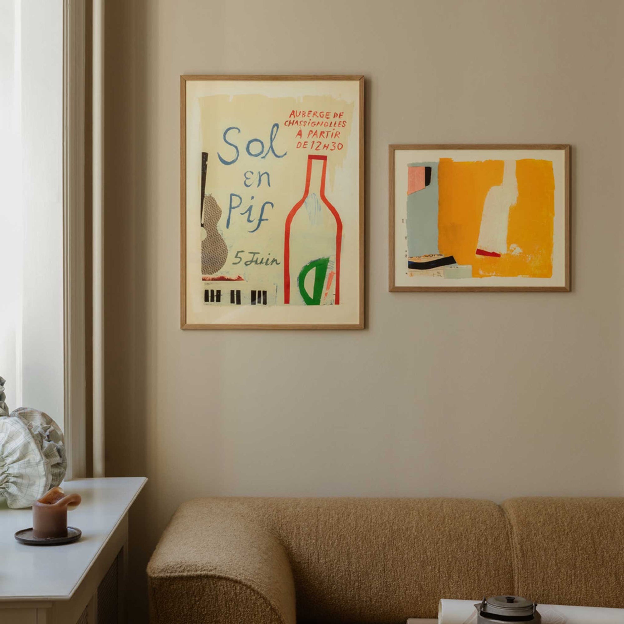 The Poster Club（ポスタークラブ）は、デンマーク・コペンハーゲンを拠点とするオンラインショップで、北欧デザインの高品質なポスターやアートプリントを専門に取り扱っています。新進気鋭の若手アーティストから世界的に活躍する作家まで、多彩なラインナップが魅力。北欧のライフスタイル、ファッション、インテリアデザインのトレンドを取り入れたミニマルで洗練された作品は、シンプルで上質な空間に自然と溶け込みます。ナチュラルインテリアや韓国風の部屋づくり、和モダンテイストにも調和し、アートを取り入れた暮らしを提案。世界中のインテリア雑誌やデザインメディアにも多数掲載されており、感度の高いユーザーからも厚い信頼を集めています。The Poster Clubは、アートプリントを通して日常に美とインスピレーションを届ける、北欧インテリア好きにおすすめのブランドです。