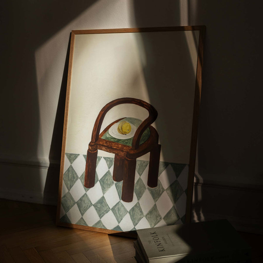 The Poster Club（ポスタークラブ）は、デンマーク・コペンハーゲンを拠点とするオンラインショップで、北欧デザインの高品質なポスターやアートプリントを専門に取り扱っています。新進気鋭の若手アーティストから世界的に活躍する作家まで、多彩なラインナップが魅力。北欧のライフスタイル、ファッション、インテリアデザインのトレンドを取り入れたミニマルで洗練された作品は、シンプルで上質な空間に自然と溶け込みます。ナチュラルインテリアや韓国風の部屋づくり、和モダンテイストにも調和し、アートを取り入れた暮らしを提案。世界中のインテリア雑誌やデザインメディアにも多数掲載されており、感度の高いユーザーからも厚い信頼を集めています。The Poster Clubは、アートプリントを通して日常に美とインスピレーションを届ける、北欧インテリア好きにおすすめのブランドです。