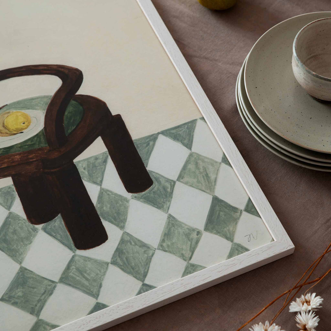 The Poster Club（ポスタークラブ）は、デンマーク・コペンハーゲンを拠点とするオンラインショップで、北欧デザインの高品質なポスターやアートプリントを専門に取り扱っています。新進気鋭の若手アーティストから世界的に活躍する作家まで、多彩なラインナップが魅力。北欧のライフスタイル、ファッション、インテリアデザインのトレンドを取り入れたミニマルで洗練された作品は、シンプルで上質な空間に自然と溶け込みます。ナチュラルインテリアや韓国風の部屋づくり、和モダンテイストにも調和し、アートを取り入れた暮らしを提案。世界中のインテリア雑誌やデザインメディアにも多数掲載されており、感度の高いユーザーからも厚い信頼を集めています。The Poster Clubは、アートプリントを通して日常に美とインスピレーションを届ける、北欧インテリア好きにおすすめのブランドです。