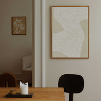 The Poster Club（ポスタークラブ）は、デンマーク・コペンハーゲンを拠点とするオンラインショップで、北欧デザインの高品質なポスターやアートプリントを専門に取り扱っています。新進気鋭の若手アーティストから世界的に活躍する作家まで、多彩なラインナップが魅力。北欧のライフスタイル、ファッション、インテリアデザインのトレンドを取り入れたミニマルで洗練された作品は、シンプルで上質な空間に自然と溶け込みます。ナチュラルインテリアや韓国風の部屋づくり、和モダンテイストにも調和し、アートを取り入れた暮らしを提案。世界中のインテリア雑誌やデザインメディアにも多数掲載されており、感度の高いユーザーからも厚い信頼を集めています。The Poster Clubは、アートプリントを通して日常に美とインスピレーションを届ける、北欧インテリア好きにおすすめのブランドです。