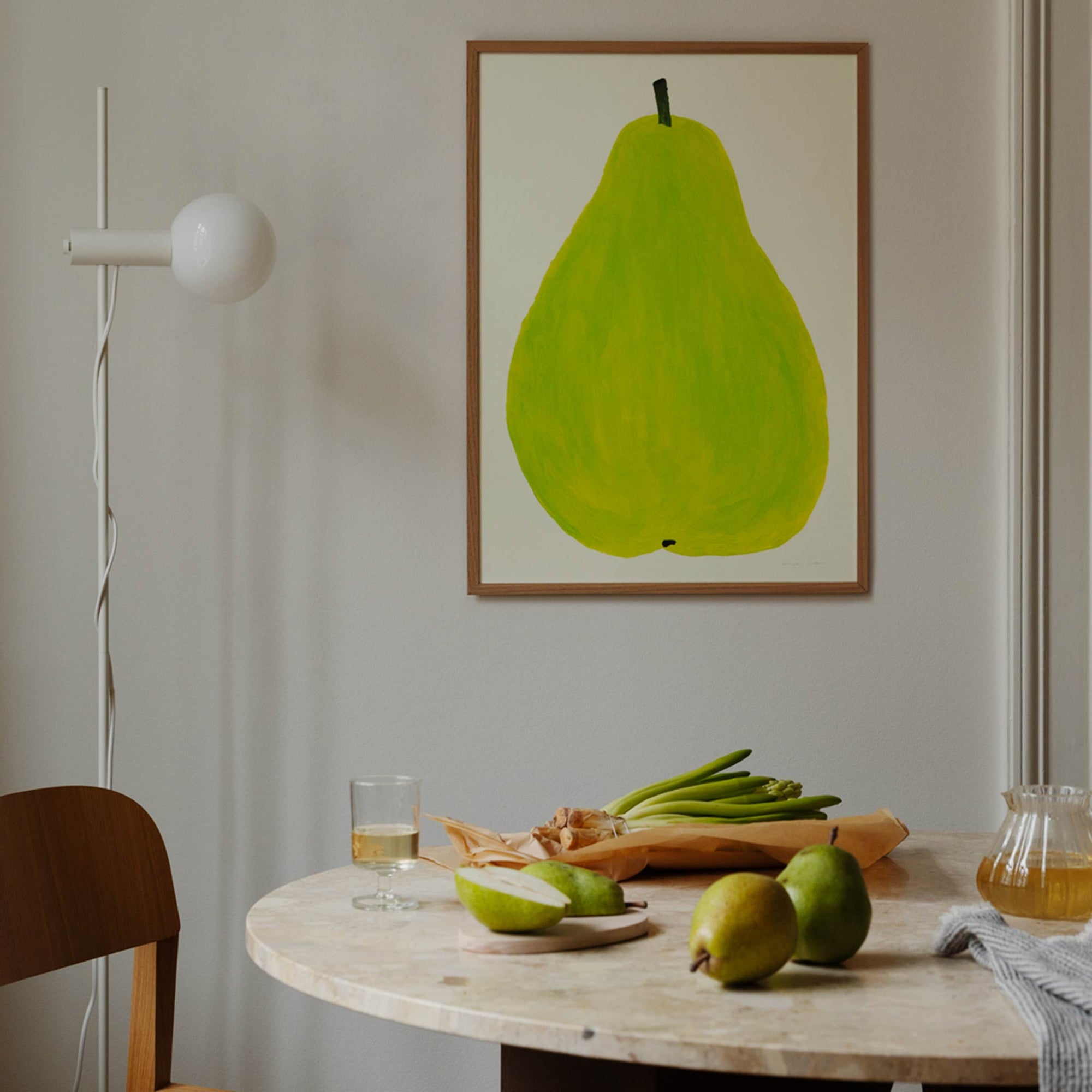 The Poster Club（ポスタークラブ）は、デンマーク・コペンハーゲンを拠点とするオンラインショップで、北欧デザインの高品質なポスターやアートプリントを専門に取り扱っています。新進気鋭の若手アーティストから世界的に活躍する作家まで、多彩なラインナップが魅力。北欧のライフスタイル、ファッション、インテリアデザインのトレンドを取り入れたミニマルで洗練された作品は、シンプルで上質な空間に自然と溶け込みます。ナチュラルインテリアや韓国風の部屋づくり、和モダンテイストにも調和し、アートを取り入れた暮らしを提案。世界中のインテリア雑誌やデザインメディアにも多数掲載されており、感度の高いユーザーからも厚い信頼を集めています。The Poster Clubは、アートプリントを通して日常に美とインスピレーションを届ける、北欧インテリア好きにおすすめのブランドです。