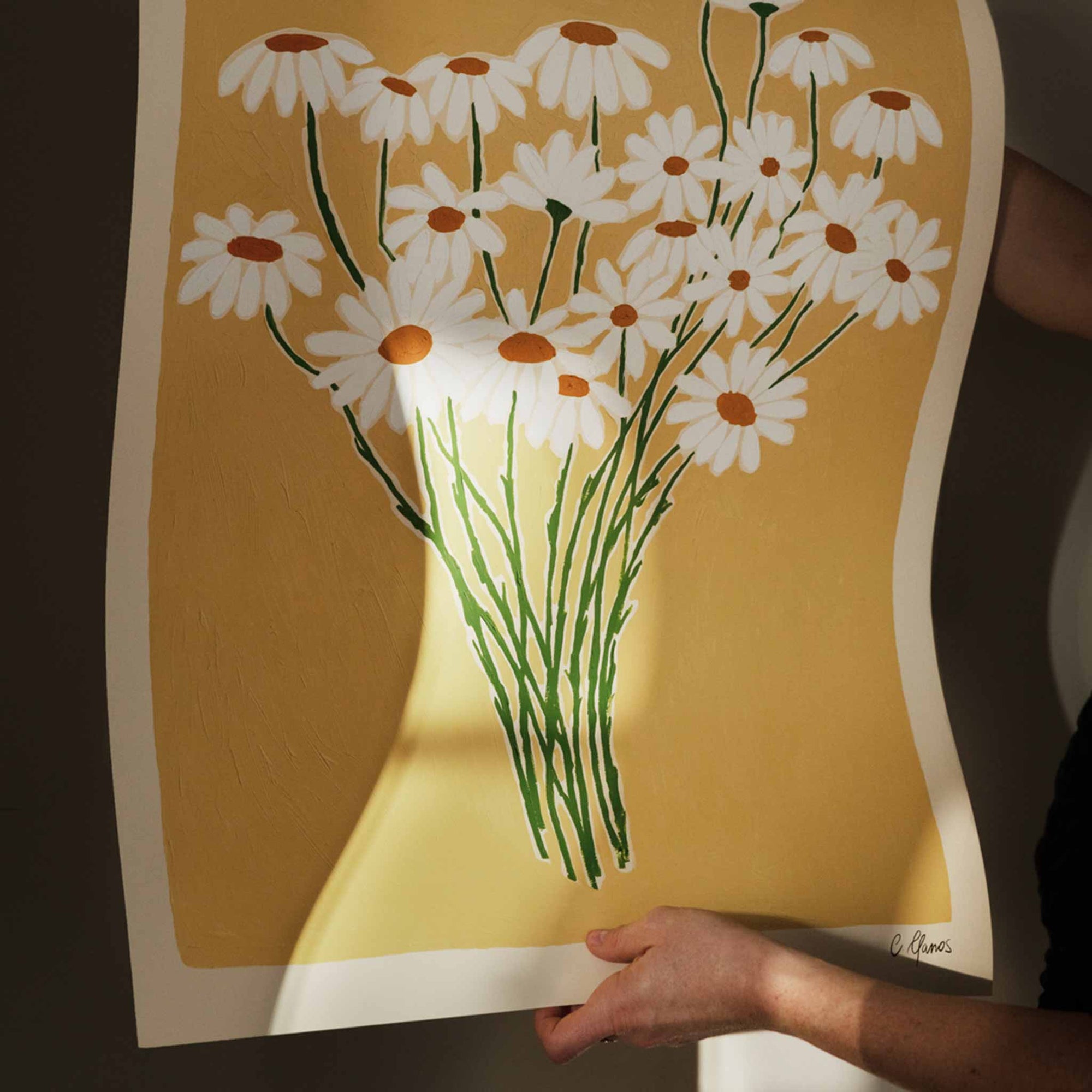 The Poster Club（ポスタークラブ）は、デンマーク・コペンハーゲンを拠点とするオンラインショップで、北欧デザインの高品質なポスターやアートプリントを専門に取り扱っています。新進気鋭の若手アーティストから世界的に活躍する作家まで、多彩なラインナップが魅力。北欧のライフスタイル、ファッション、インテリアデザインのトレンドを取り入れたミニマルで洗練された作品は、シンプルで上質な空間に自然と溶け込みます。ナチュラルインテリアや韓国風の部屋づくり、和モダンテイストにも調和し、アートを取り入れた暮らしを提案。世界中のインテリア雑誌やデザインメディアにも多数掲載されており、感度の高いユーザーからも厚い信頼を集めています。The Poster Clubは、アートプリントを通して日常に美とインスピレーションを届ける、北欧インテリア好きにおすすめのブランドです。