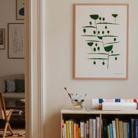 The Poster Club（ポスタークラブ）は、デンマーク・コペンハーゲンを拠点とするオンラインショップで、北欧デザインの高品質なポスターやアートプリントを専門に取り扱っています。新進気鋭の若手アーティストから世界的に活躍する作家まで、多彩なラインナップが魅力。北欧のライフスタイル、ファッション、インテリアデザインのトレンドを取り入れたミニマルで洗練された作品は、シンプルで上質な空間に自然と溶け込みます。ナチュラルインテリアや韓国風の部屋づくり、和モダンテイストにも調和し、アートを取り入れた暮らしを提案。世界中のインテリア雑誌やデザインメディアにも多数掲載されており、感度の高いユーザーからも厚い信頼を集めています。The Poster Clubは、アートプリントを通して日常に美とインスピレーションを届ける、北欧インテリア好きにおすすめのブランドです。