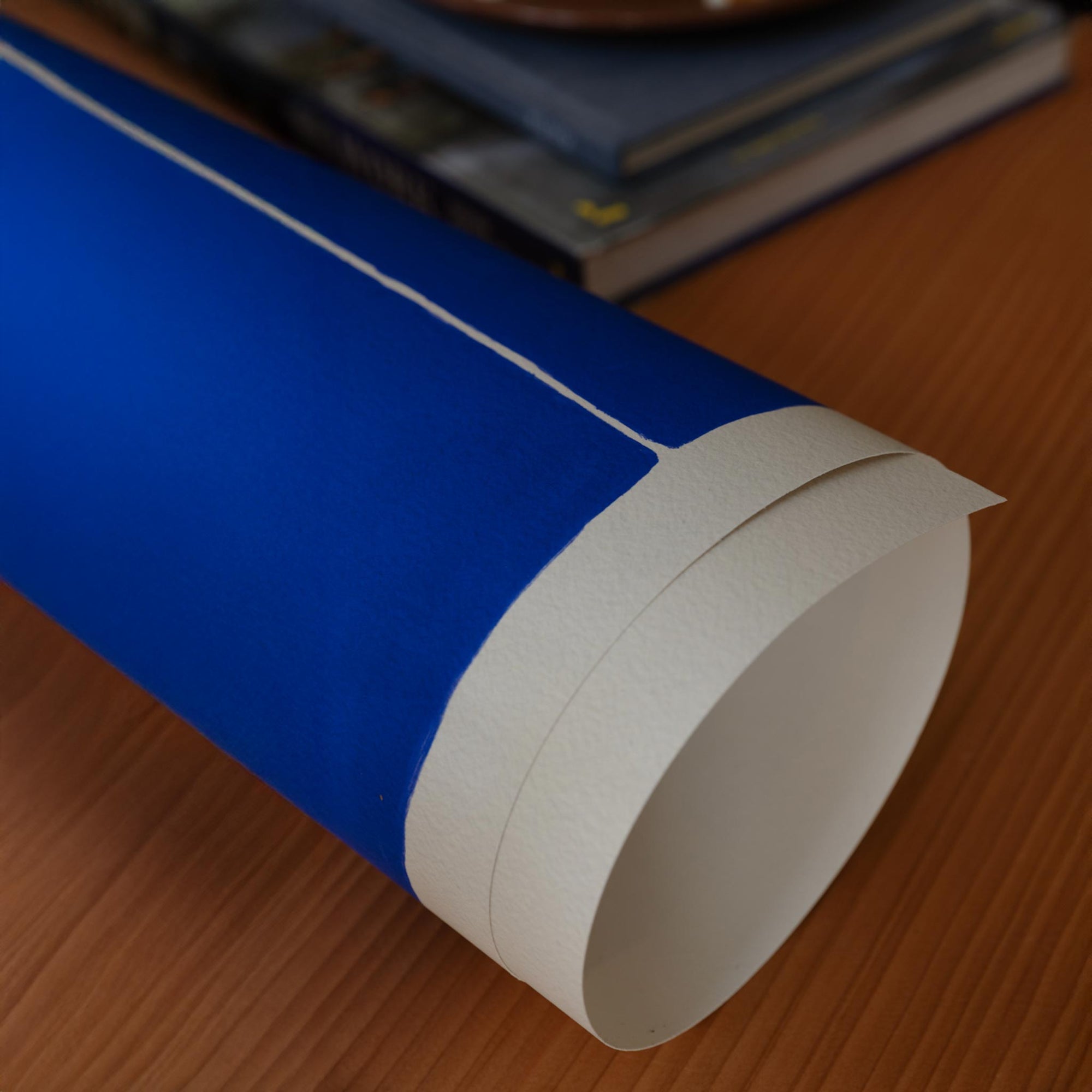 The Poster Club（ポスタークラブ）は、デンマーク・コペンハーゲンを拠点とするオンラインショップで、北欧デザインの高品質なポスターやアートプリントを専門に取り扱っています。新進気鋭の若手アーティストから世界的に活躍する作家まで、多彩なラインナップが魅力。北欧のライフスタイル、ファッション、インテリアデザインのトレンドを取り入れたミニマルで洗練された作品は、シンプルで上質な空間に自然と溶け込みます。ナチュラルインテリアや韓国風の部屋づくり、和モダンテイストにも調和し、アートを取り入れた暮らしを提案。世界中のインテリア雑誌やデザインメディアにも多数掲載されており、感度の高いユーザーからも厚い信頼を集めています。The Poster Clubは、アートプリントを通して日常に美とインスピレーションを届ける、北欧インテリア好きにおすすめのブランドです。