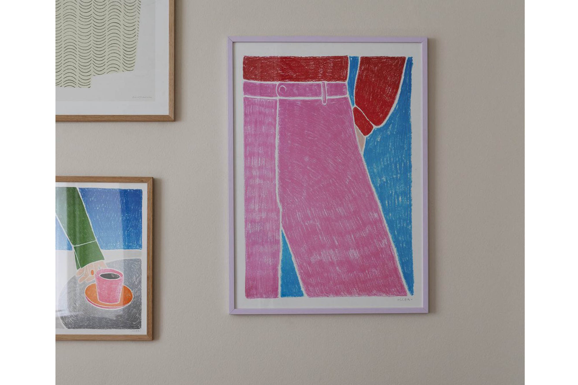The Poster Club（ポスタークラブ）は、デンマーク・コペンハーゲンを拠点とするオンラインショップで、北欧デザインの高品質なポスターやアートプリントを専門に取り扱っています。新進気鋭の若手アーティストから世界的に活躍する作家まで、多彩なラインナップが魅力。北欧のライフスタイル、ファッション、インテリアデザインのトレンドを取り入れたミニマルで洗練された作品は、シンプルで上質な空間に自然と溶け込みます。ナチュラルインテリアや韓国風の部屋づくり、和モダンテイストにも調和し、アートを取り入れた暮らしを提案。世界中のインテリア雑誌やデザインメディアにも多数掲載されており、感度の高いユーザーからも厚い信頼を集めています。The Poster Clubは、アートプリントを通して日常に美とインスピレーションを届ける、北欧インテリア好きにおすすめのブランドです。