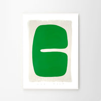 The Poster Club（ポスタークラブ）は、デンマーク・コペンハーゲンを拠点とするオンラインショップで、北欧デザインの高品質なポスターやアートプリントを専門に取り扱っています。新進気鋭の若手アーティストから世界的に活躍する作家まで、多彩なラインナップが魅力。北欧のライフスタイル、ファッション、インテリアデザインのトレンドを取り入れたミニマルで洗練された作品は、シンプルで上質な空間に自然と溶け込みます。ナチュラルインテリアや韓国風の部屋づくり、和モダンテイストにも調和し、アートを取り入れた暮らしを提案。世界中のインテリア雑誌やデザインメディアにも多数掲載されており、感度の高いユーザーからも厚い信頼を集めています。The Poster Clubは、アートプリントを通して日常に美とインスピレーションを届ける、北欧インテリア好きにおすすめのブランドです。