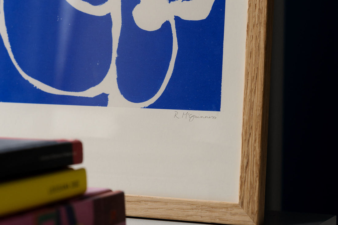 The Poster Club（ポスタークラブ）は、デンマーク・コペンハーゲンを拠点とするオンラインショップで、北欧デザインの高品質なポスターやアートプリントを専門に取り扱っています。新進気鋭の若手アーティストから世界的に活躍する作家まで、多彩なラインナップが魅力。北欧のライフスタイル、ファッション、インテリアデザインのトレンドを取り入れたミニマルで洗練された作品は、シンプルで上質な空間に自然と溶け込みます。ナチュラルインテリアや韓国風の部屋づくり、和モダンテイストにも調和し、アートを取り入れた暮らしを提案。世界中のインテリア雑誌やデザインメディアにも多数掲載されており、感度の高いユーザーからも厚い信頼を集めています。The Poster Clubは、アートプリントを通して日常に美とインスピレーションを届ける、北欧インテリア好きにおすすめのブランドです。